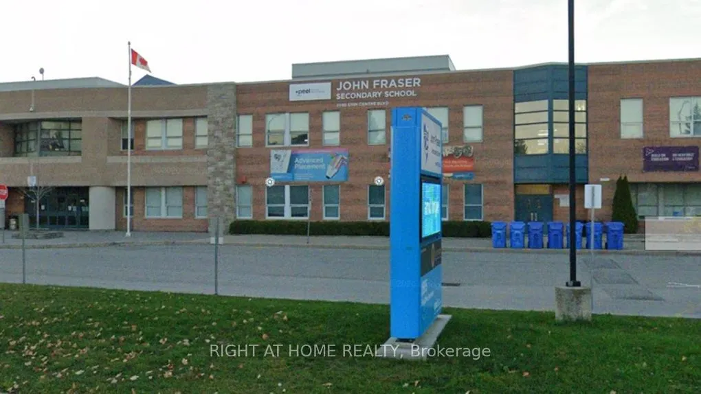 2545 Erin Centre Boulevard, #501