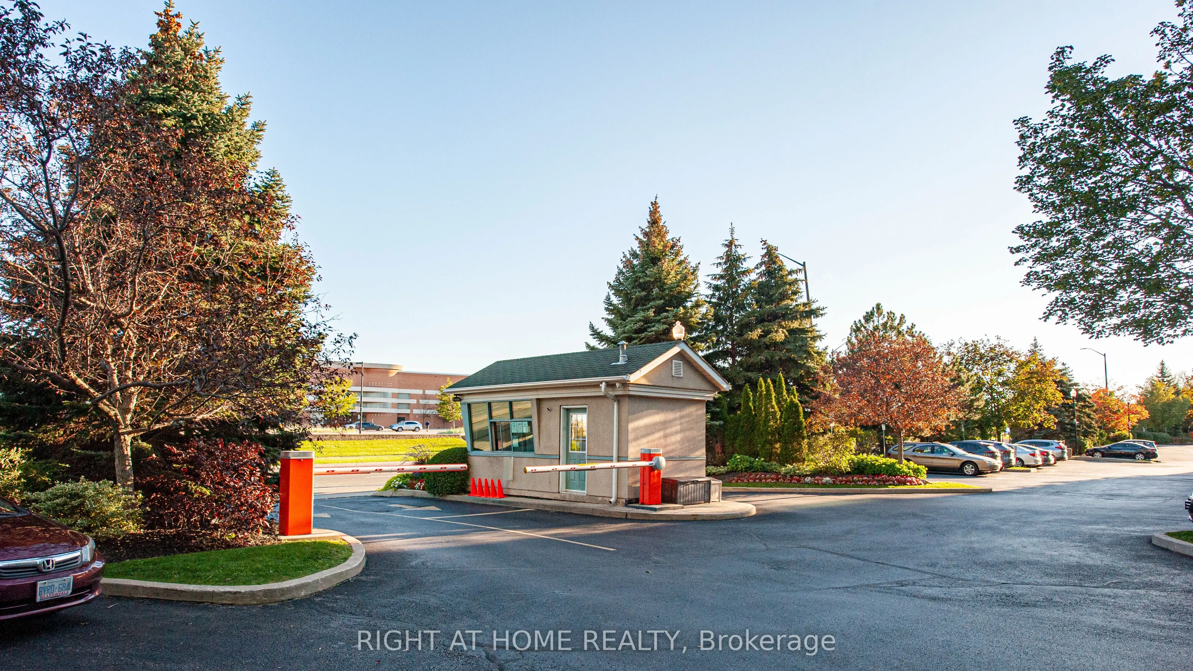 2545 Erin Centre Boulevard, #501