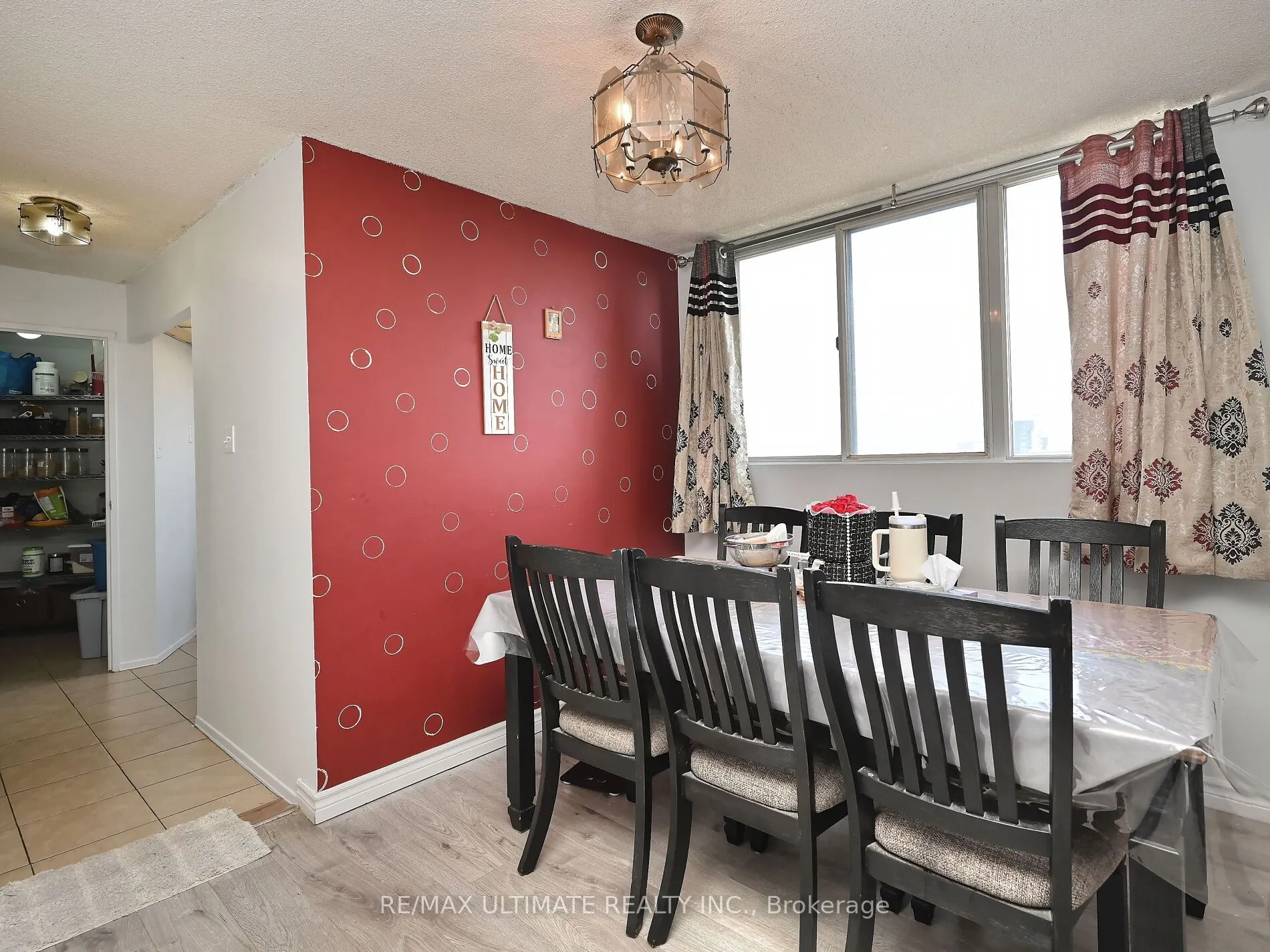 3700 Kaneff Crescent, #2101