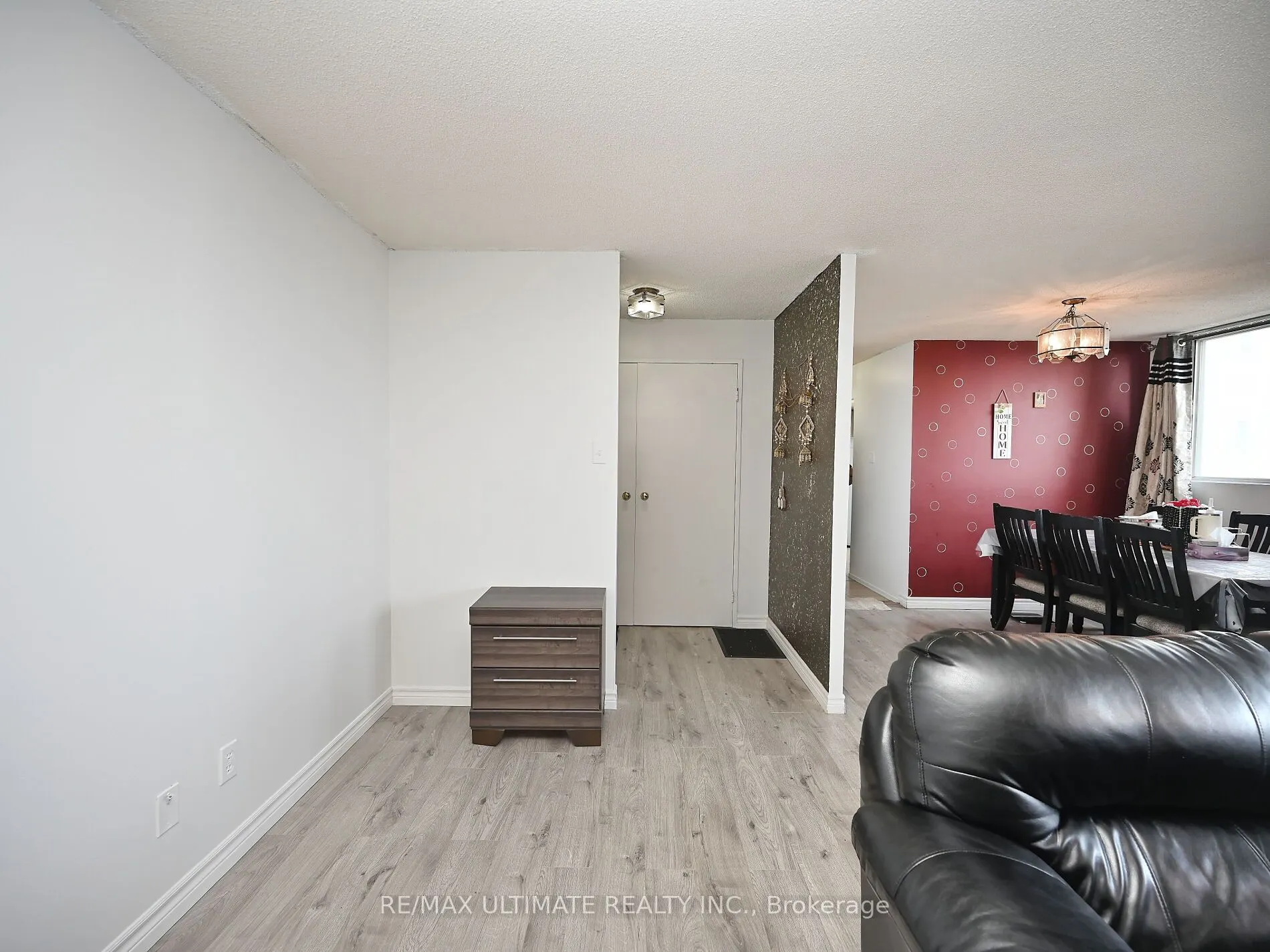 3700 Kaneff Crescent, #2101