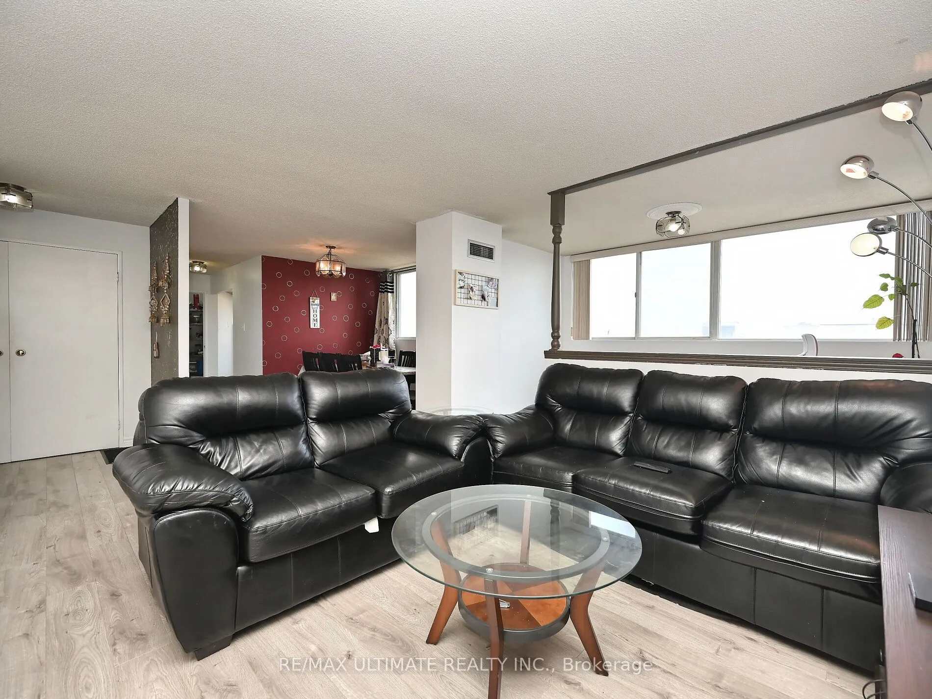 3700 Kaneff Crescent, #2101