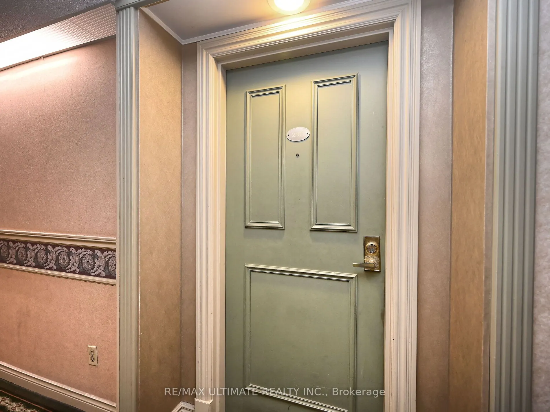 3700 Kaneff Crescent, #2101