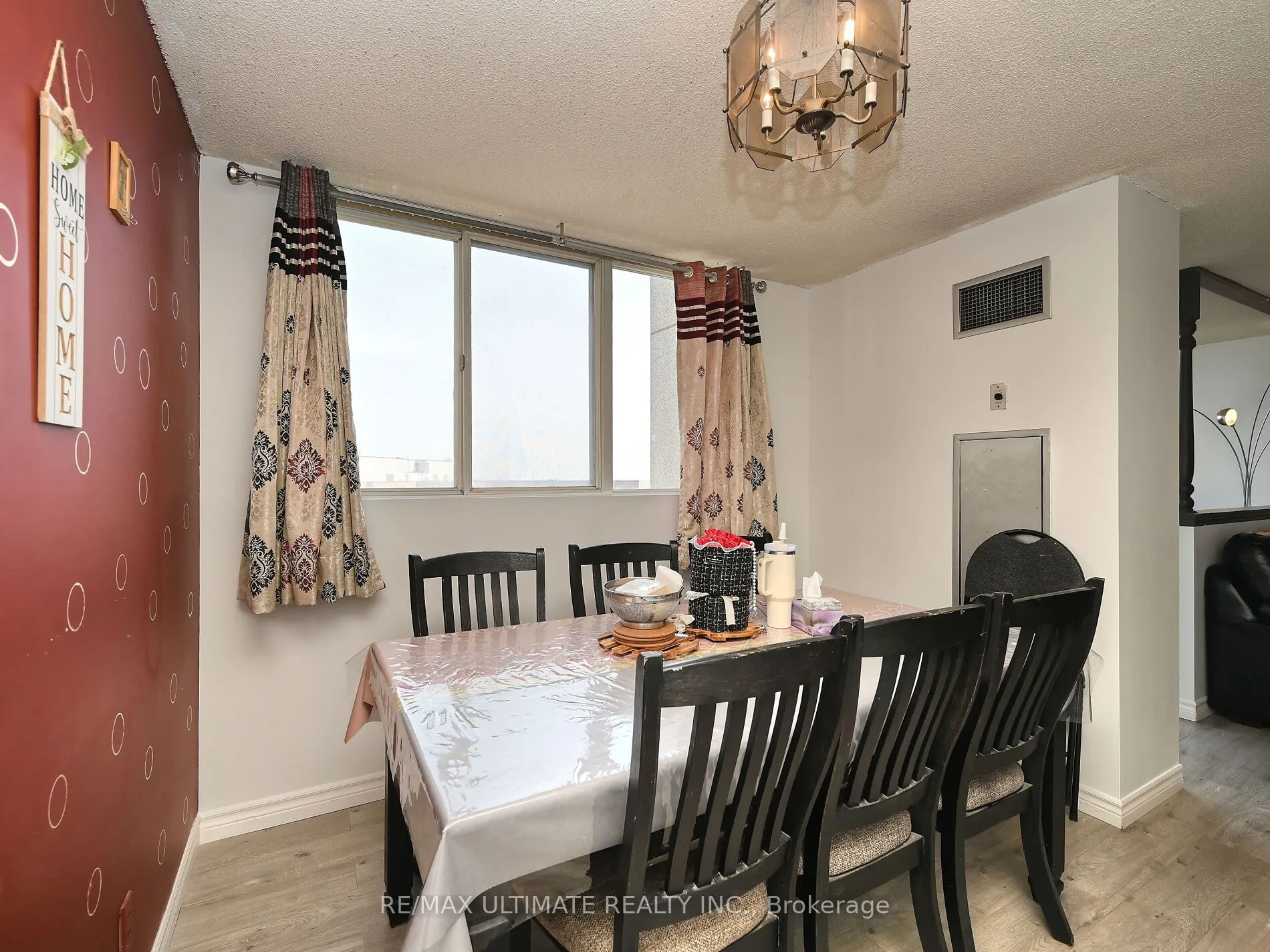 3700 Kaneff Crescent, #2101