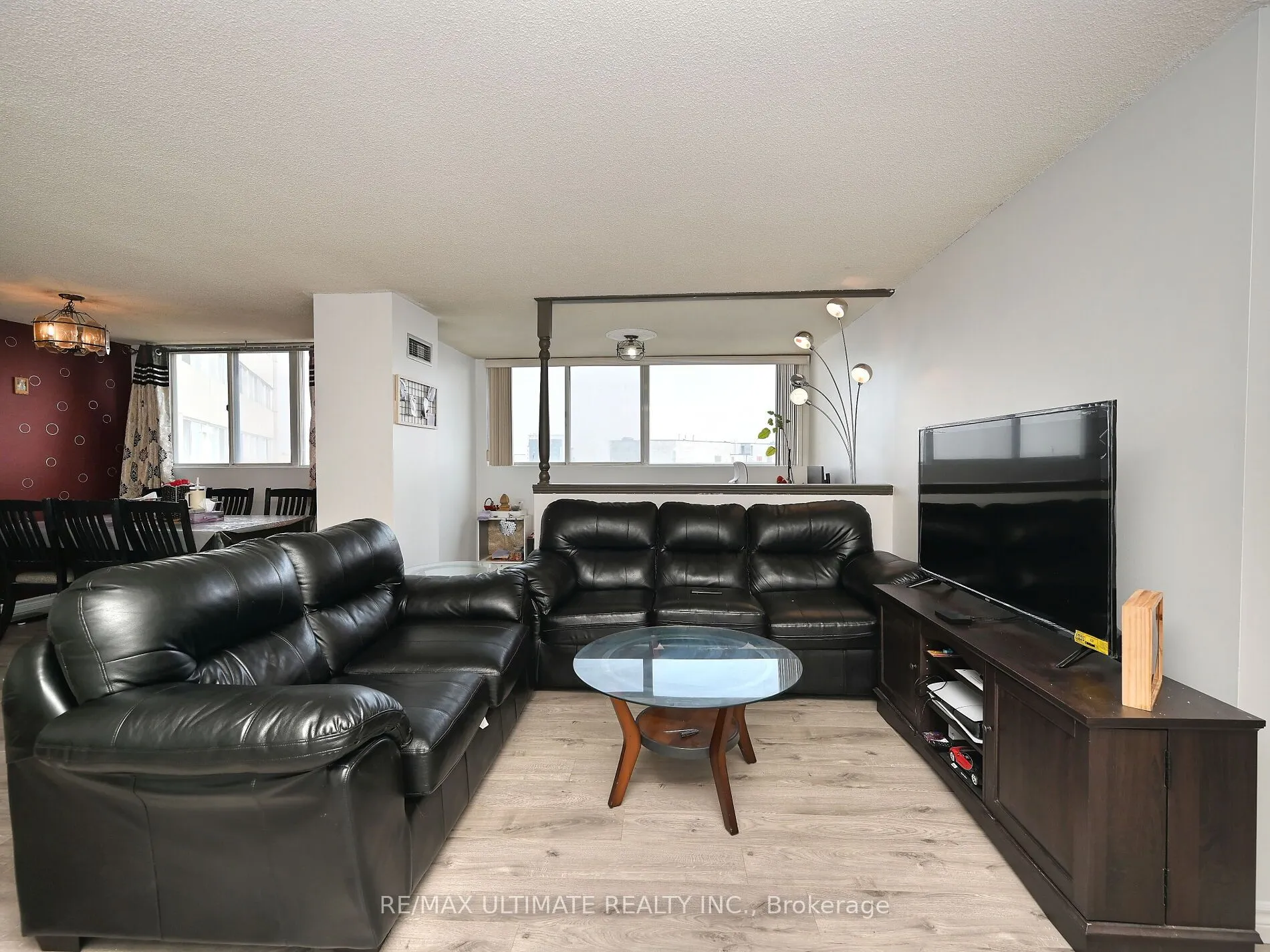 3700 Kaneff Crescent, #2101