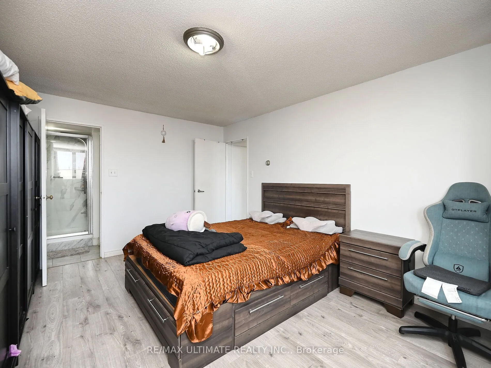 3700 Kaneff Crescent, #2101