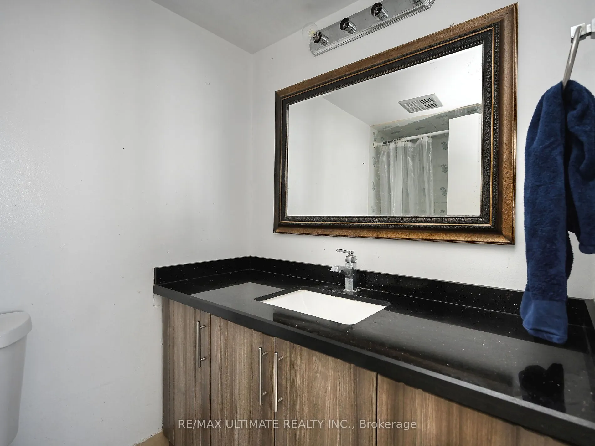 3700 Kaneff Crescent, #2101
