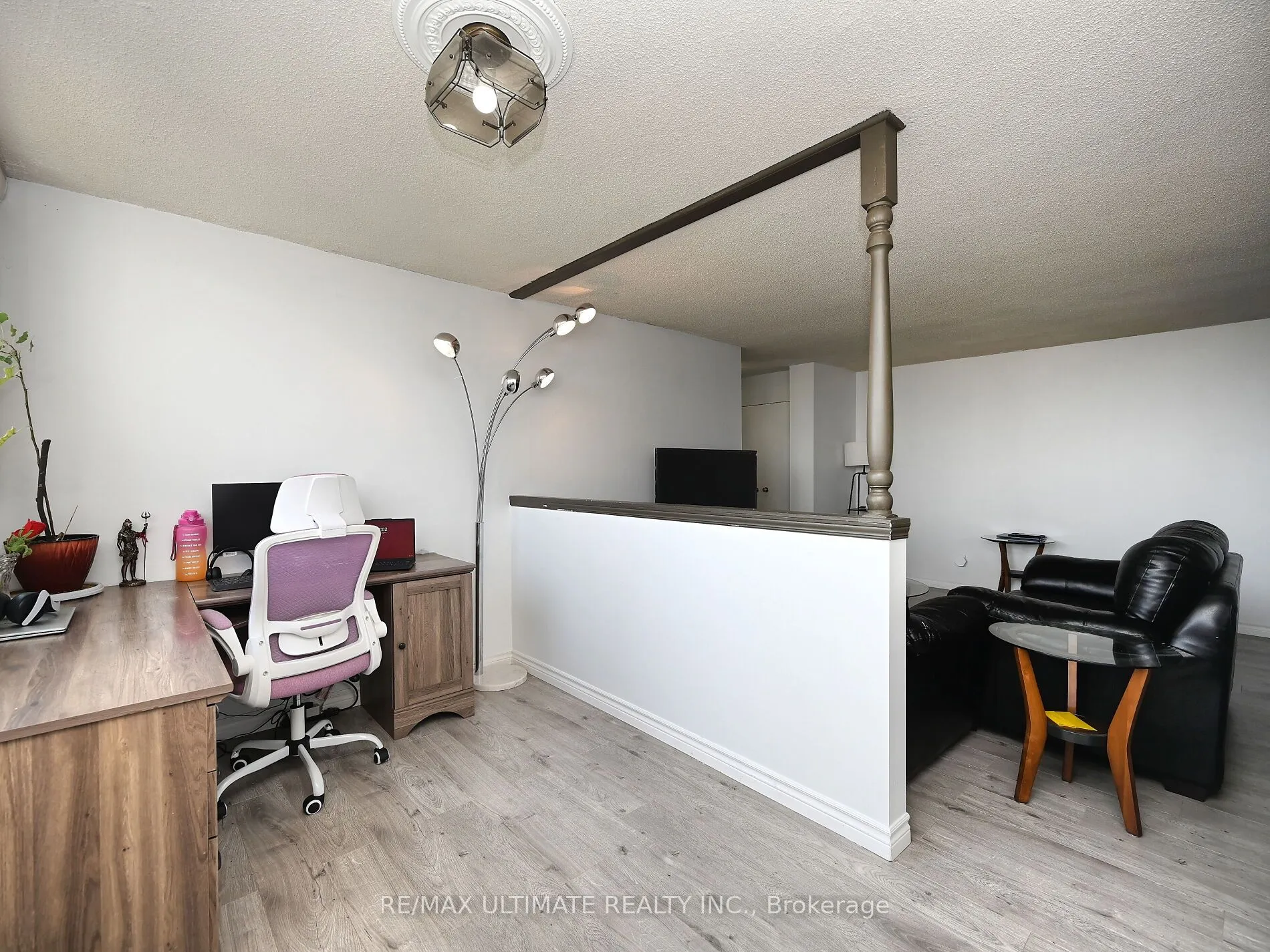 3700 Kaneff Crescent, #2101