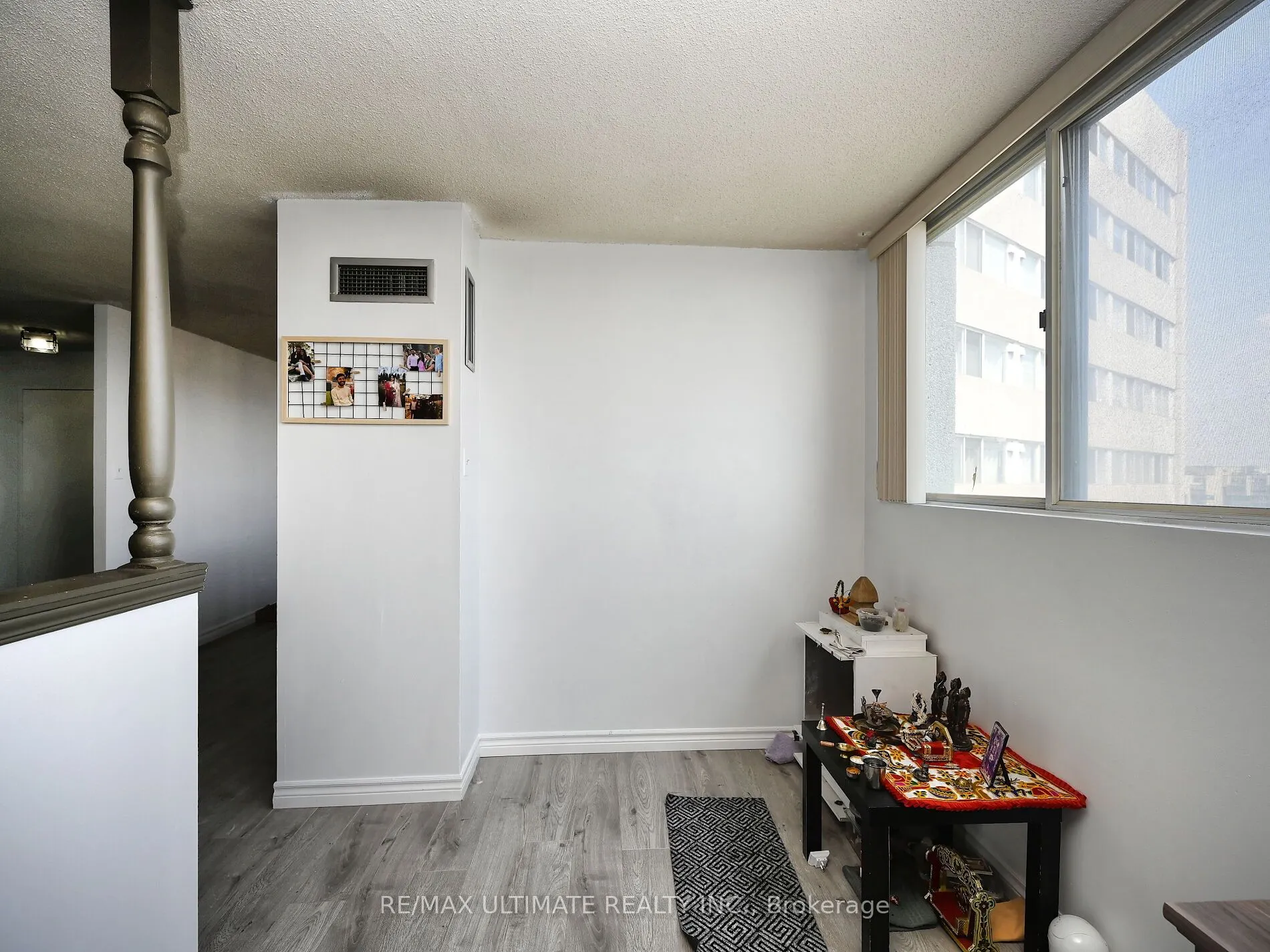 3700 Kaneff Crescent, #2101