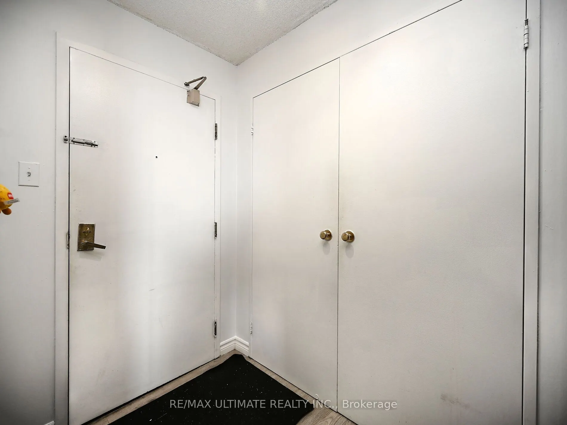 3700 Kaneff Crescent, #2101