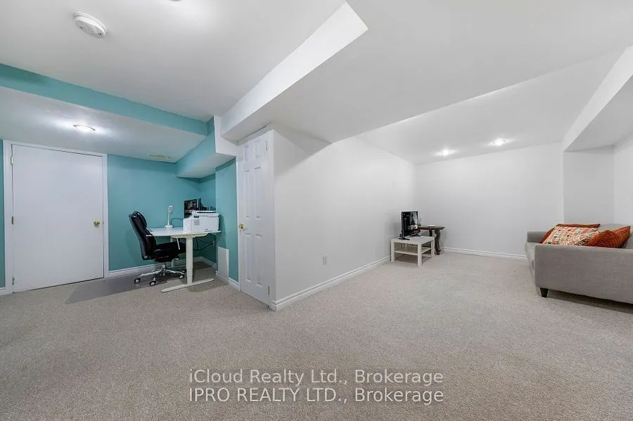 4 Ash Court