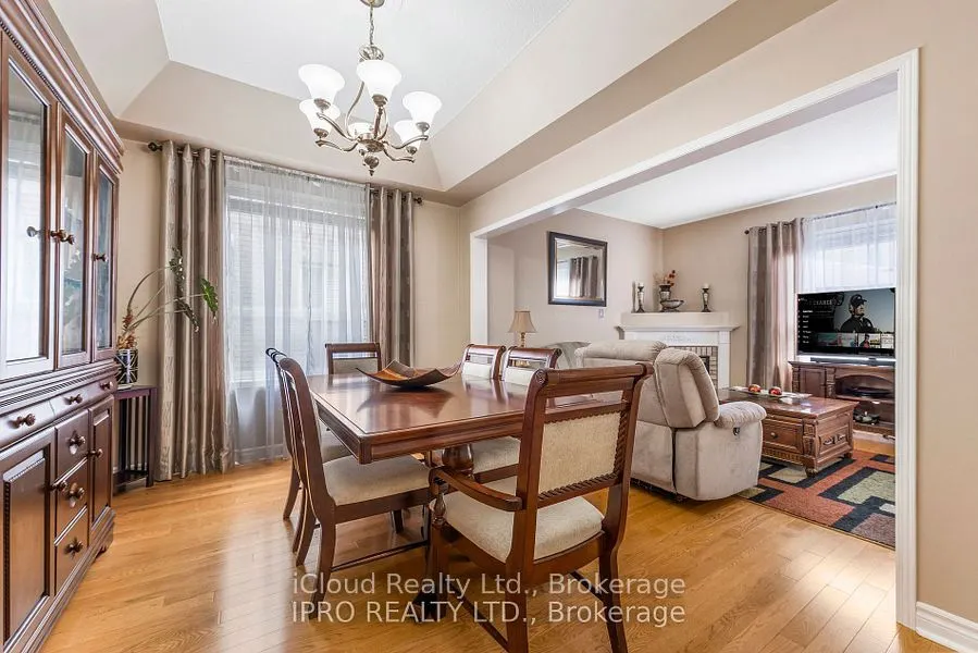4 Ash Court