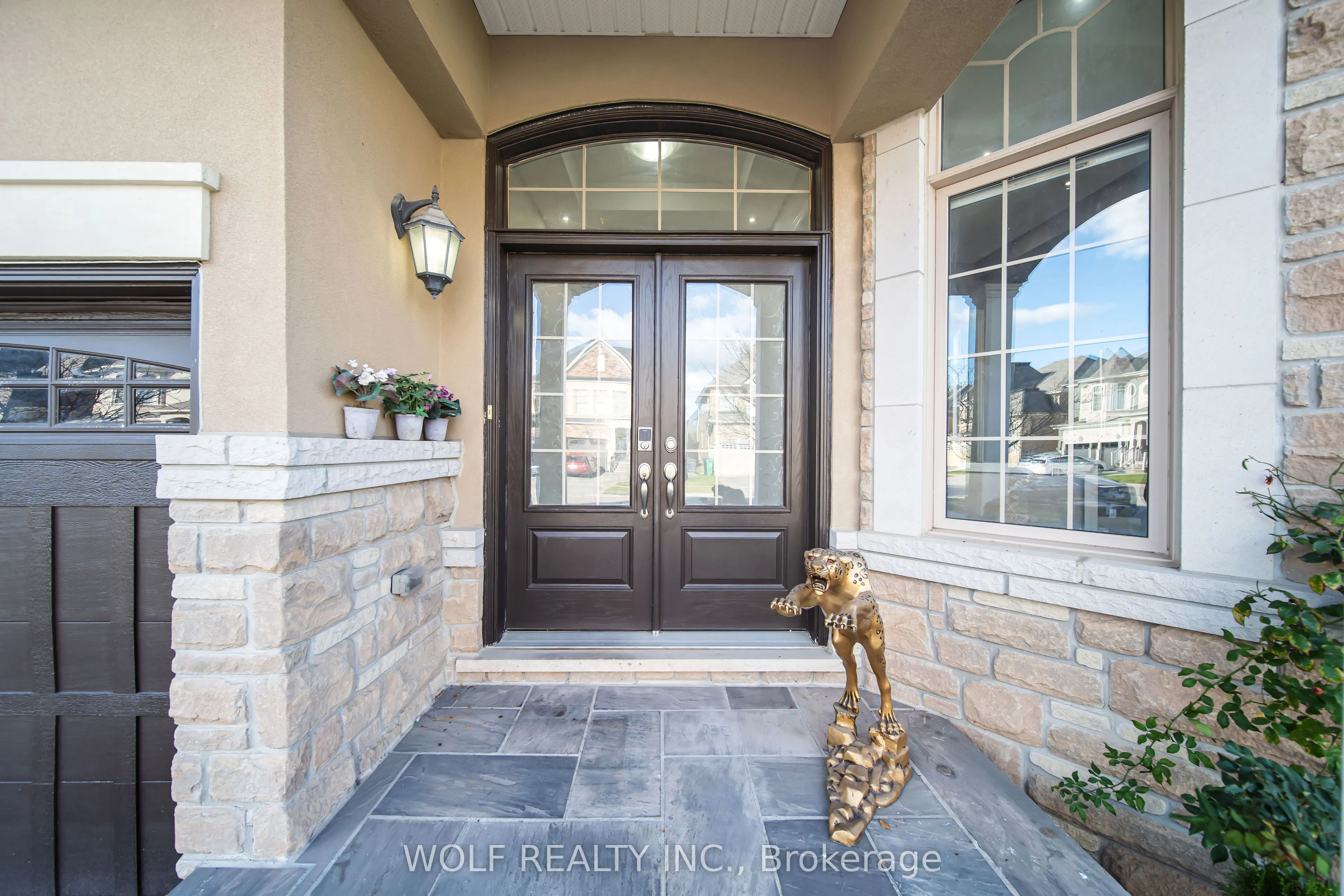 98 Coastline Drive