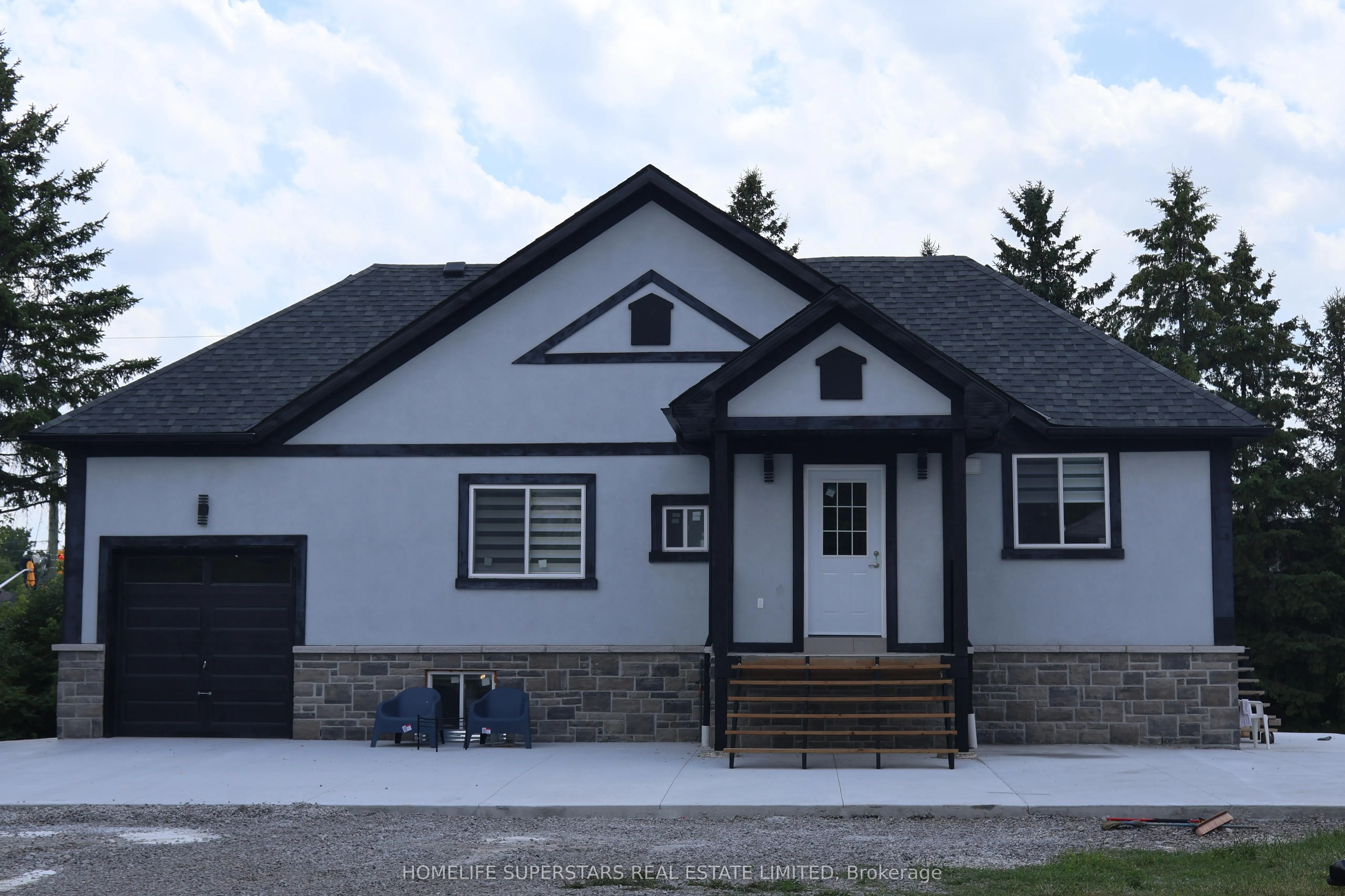 28 Estateview Circle, #Garden Suit
