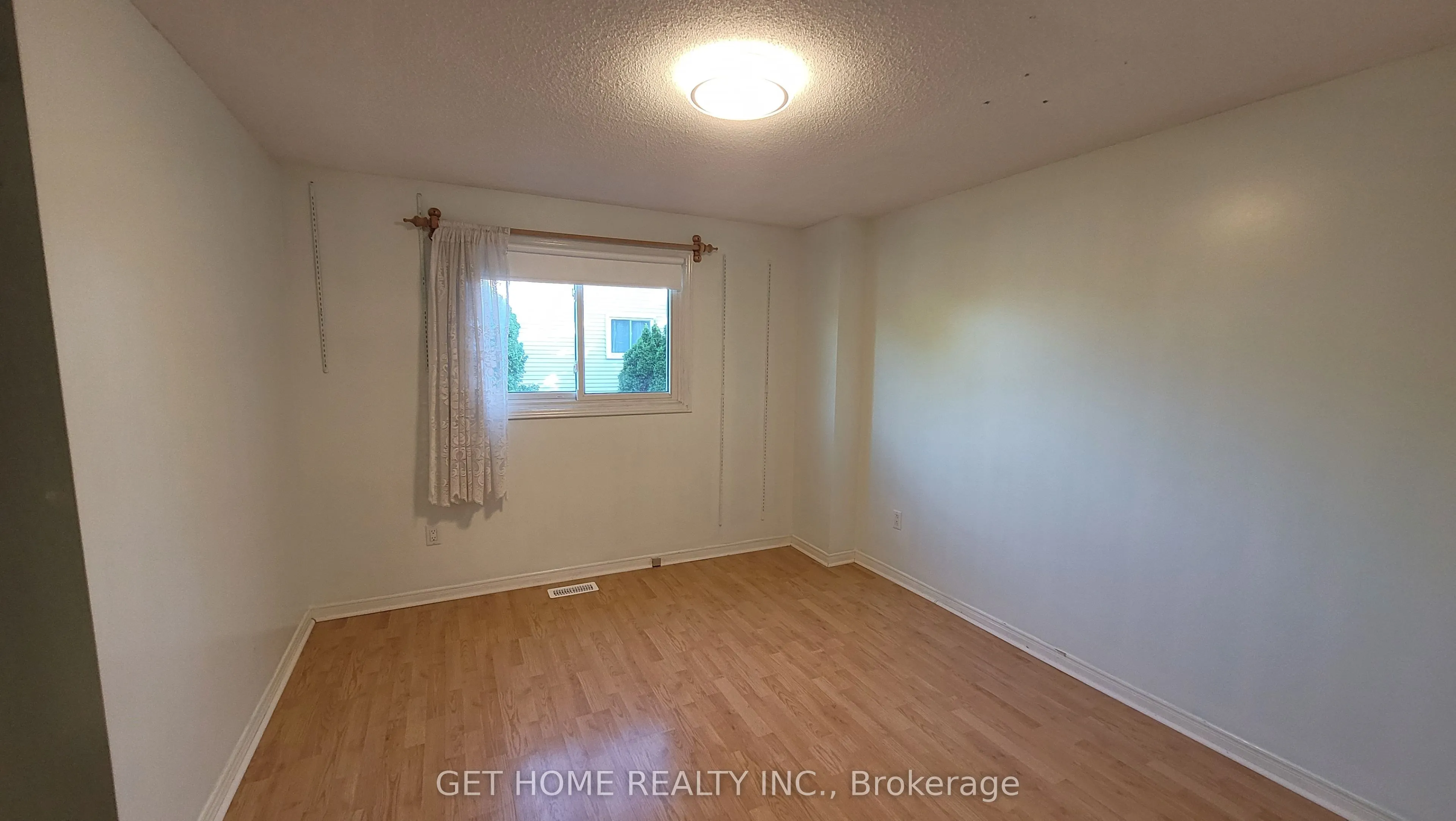 32 Torrance Woods