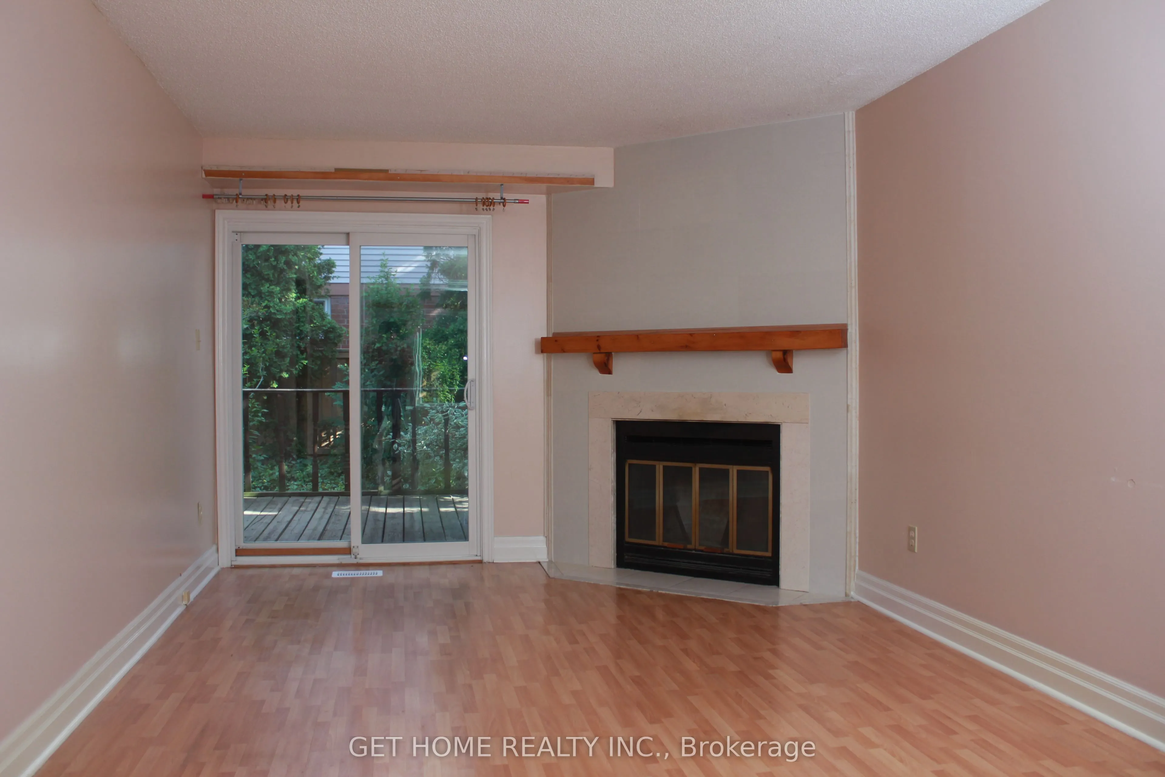 32 Torrance Woods