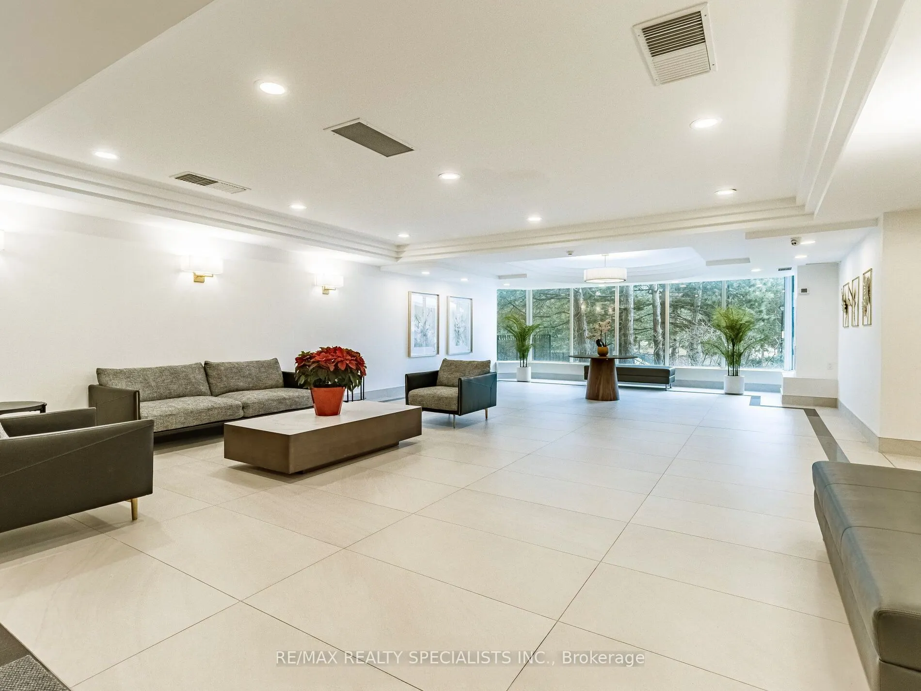 22 Hanover Road, #210