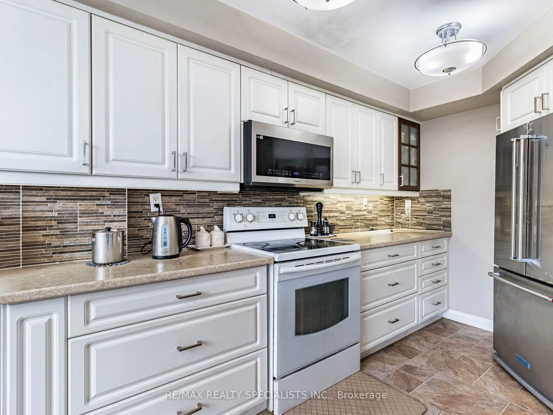 22 Hanover Road, #210