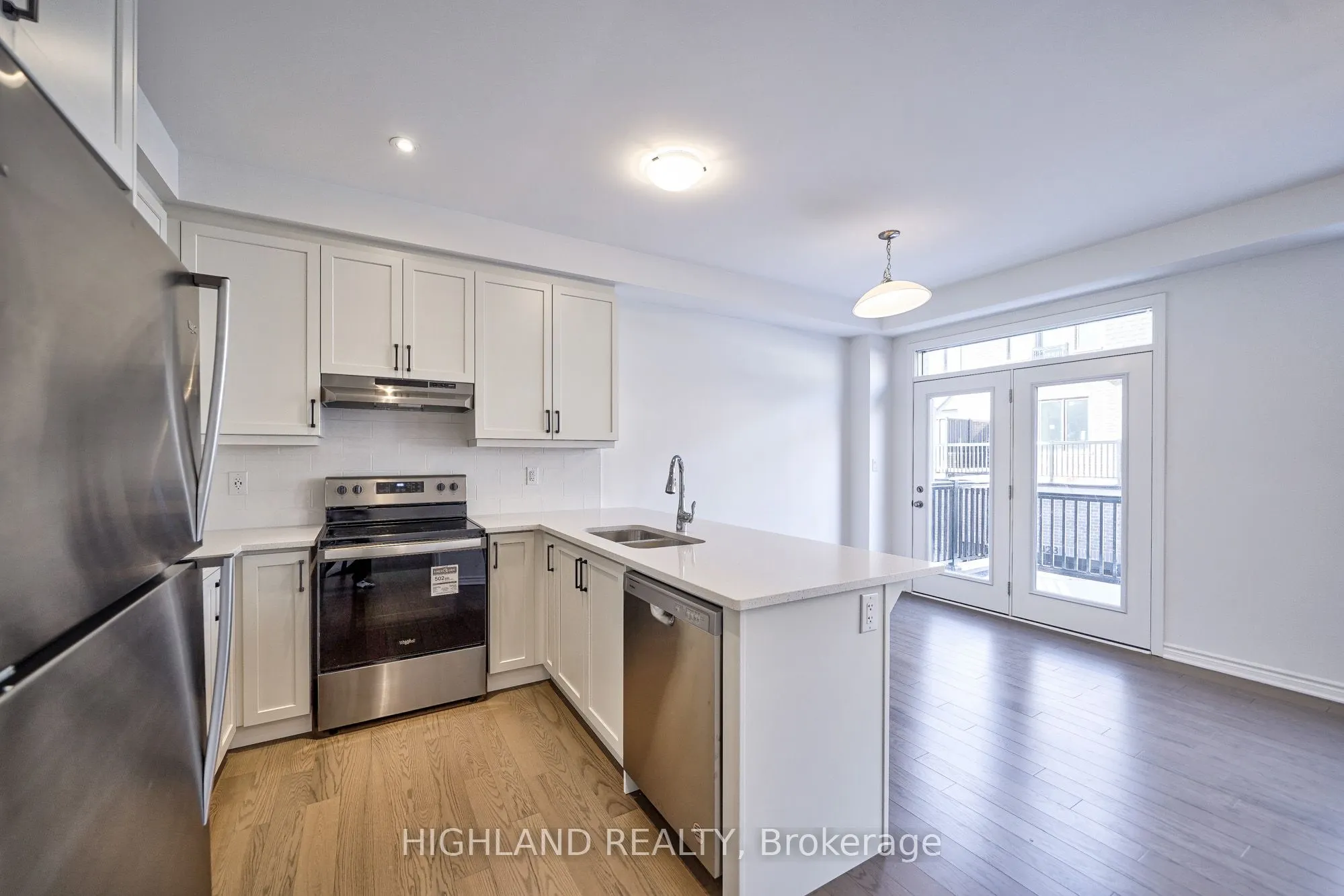 155 Settlers Road E