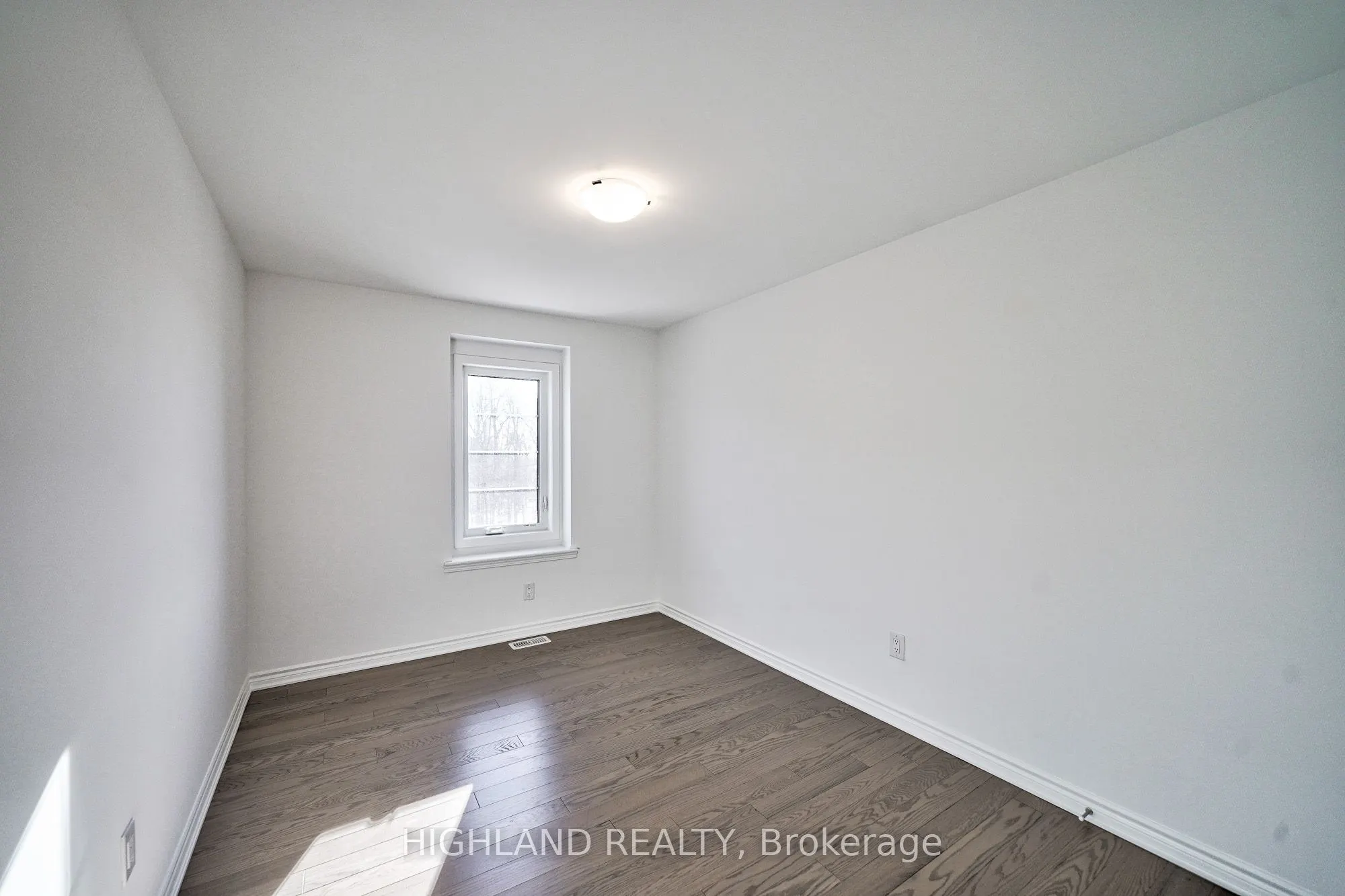 155 Settlers Road E