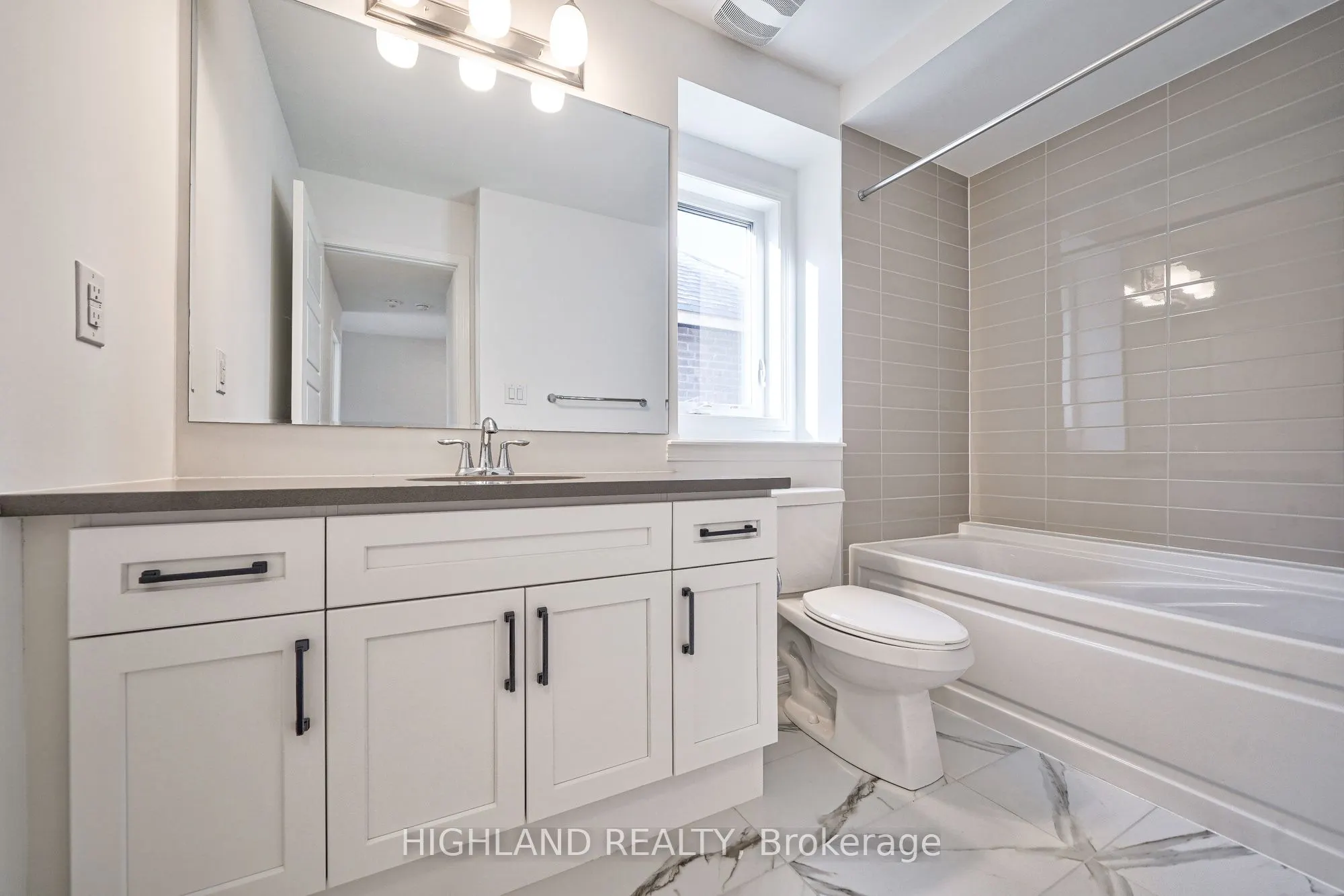 155 Settlers Road E