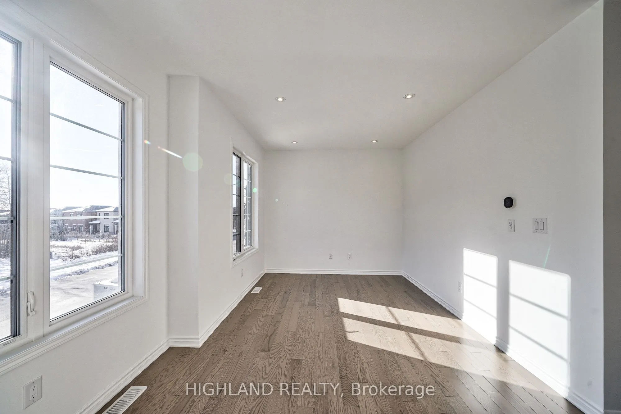 155 Settlers Road E