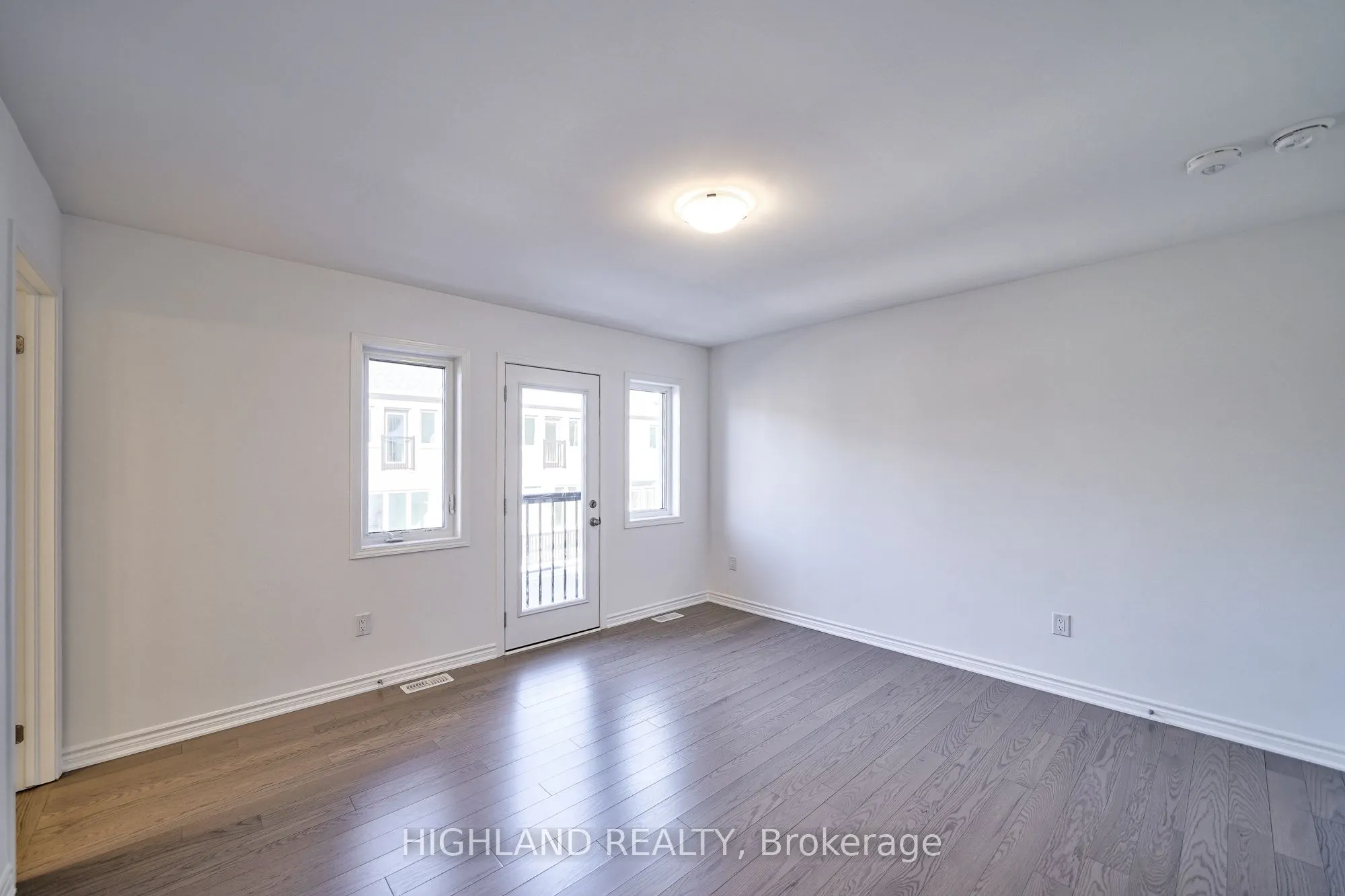 155 Settlers Road E