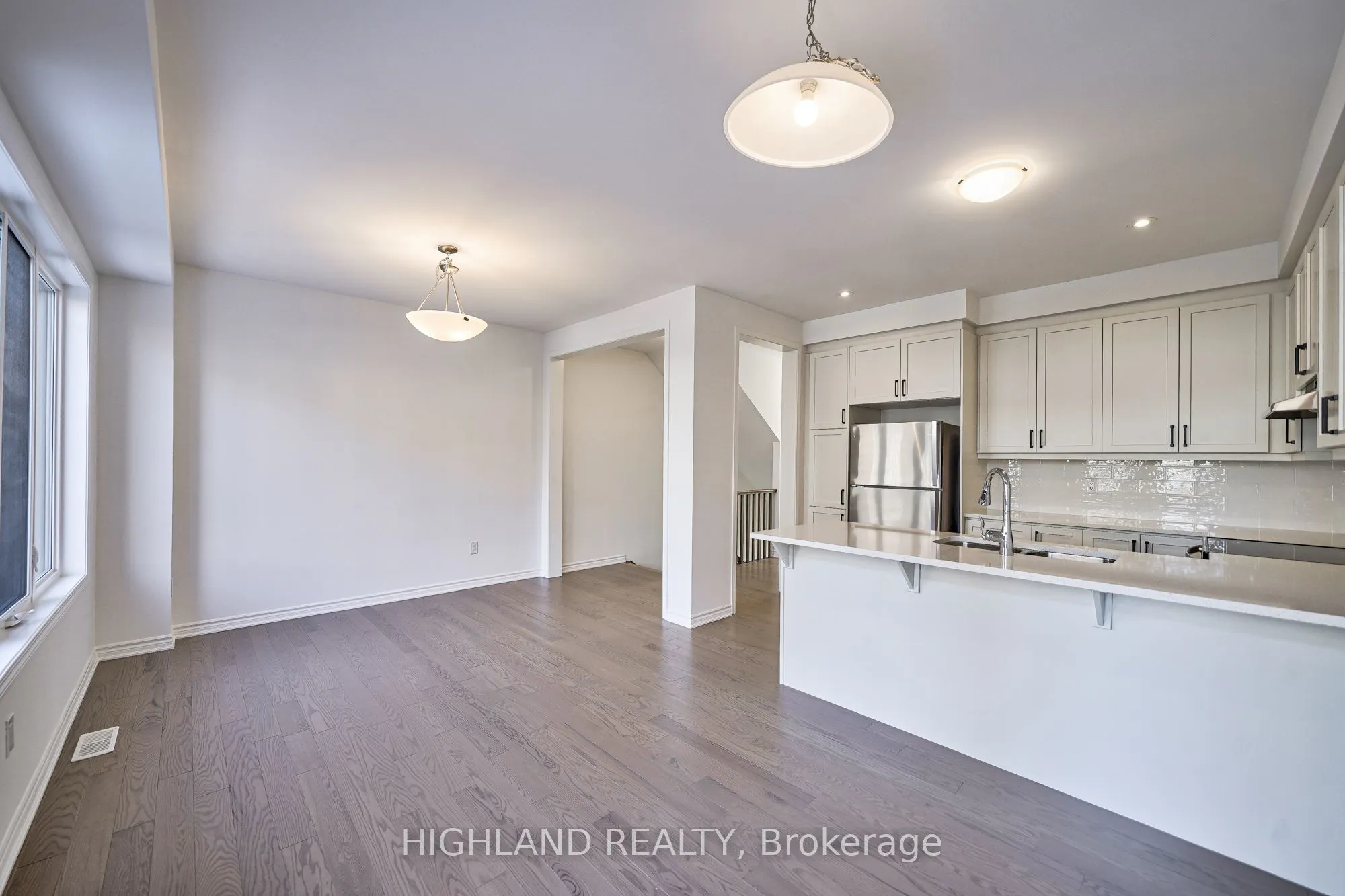 155 Settlers Road E