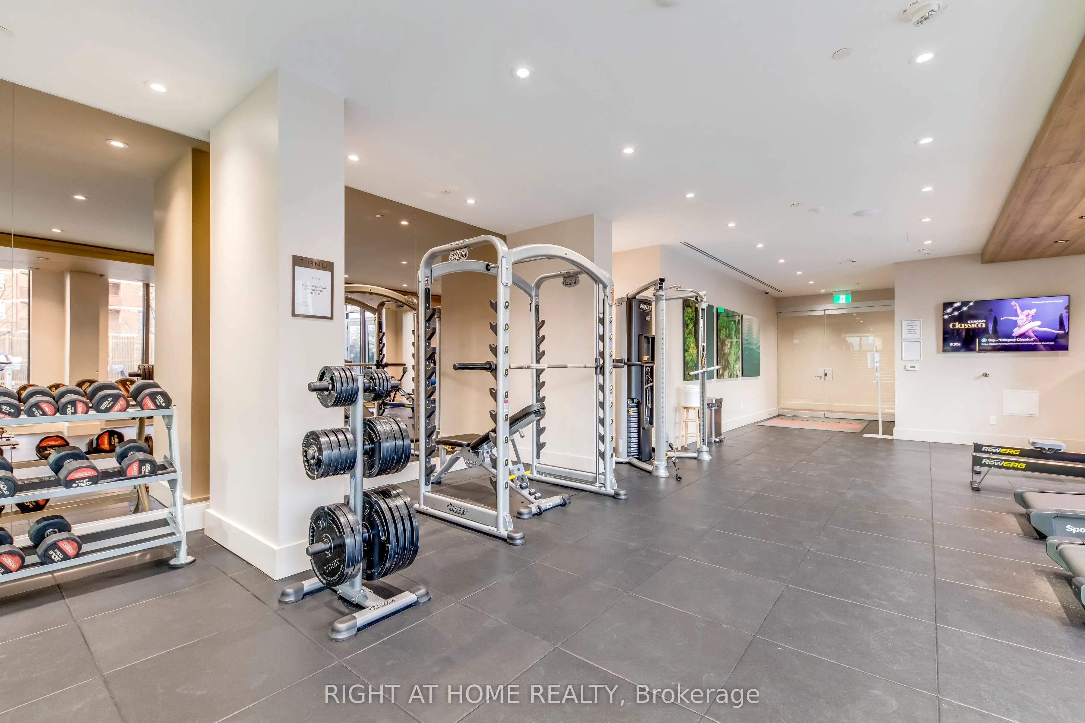 21 Park Street E, #620