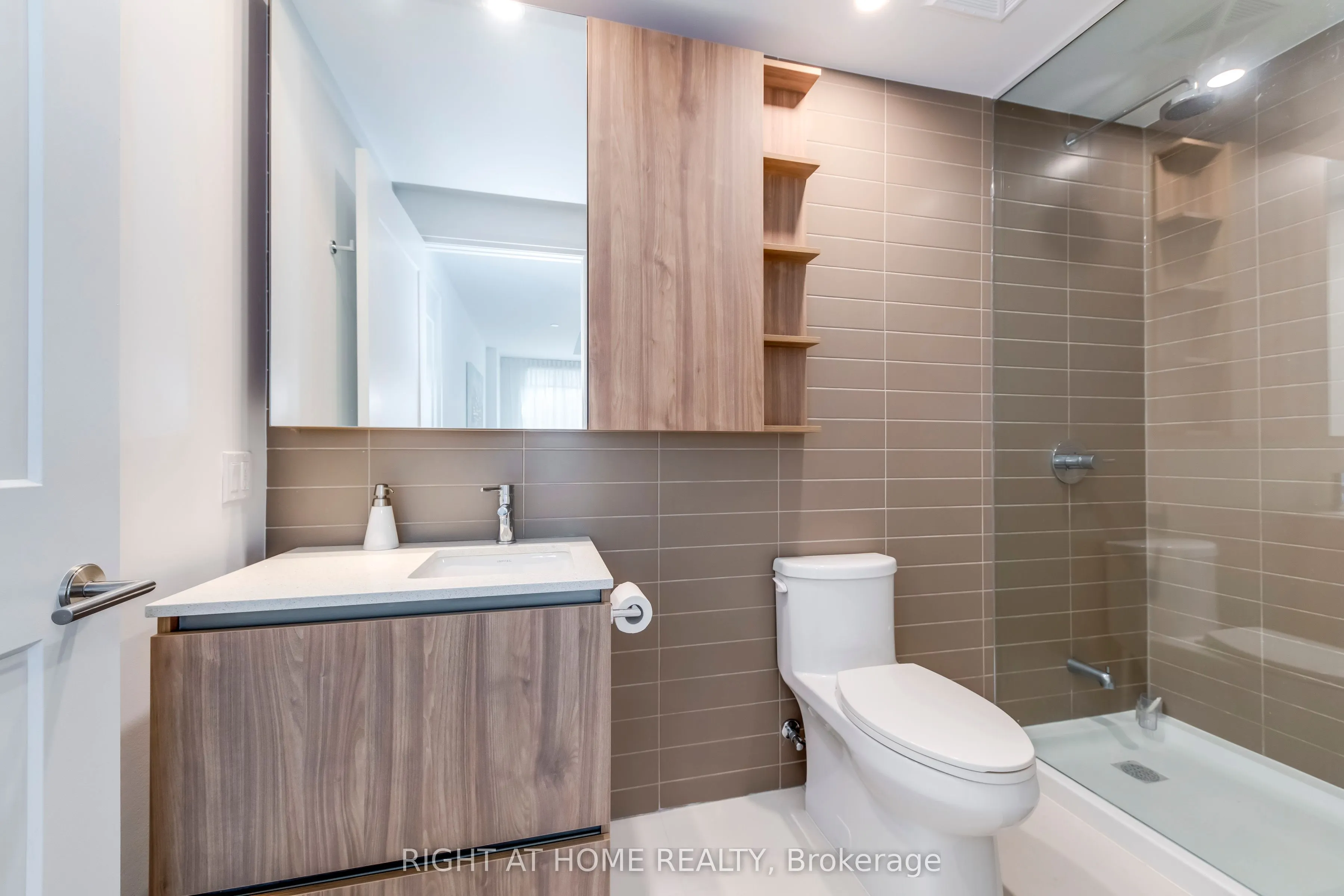 21 Park Street E, #620