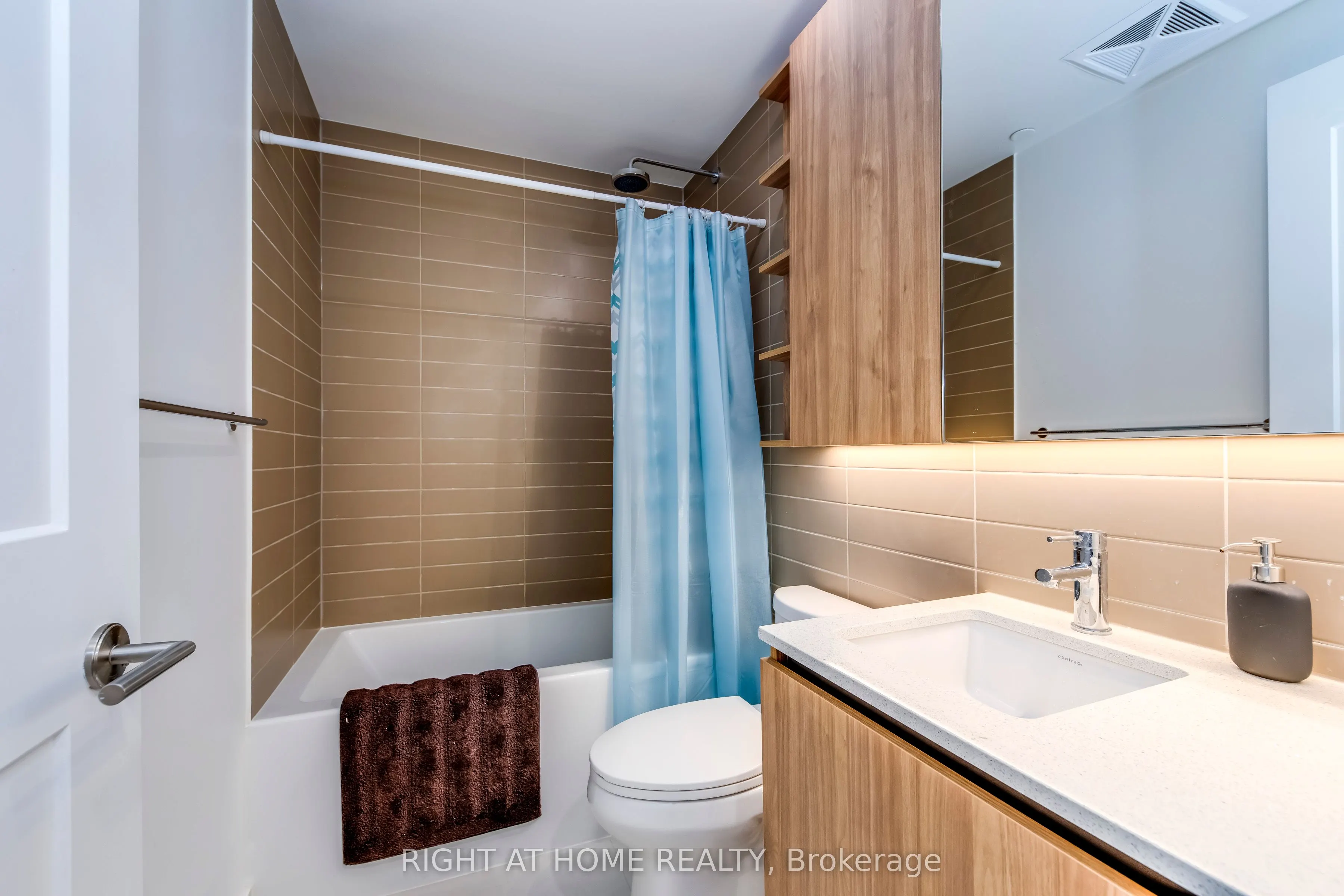 21 Park Street E, #620
