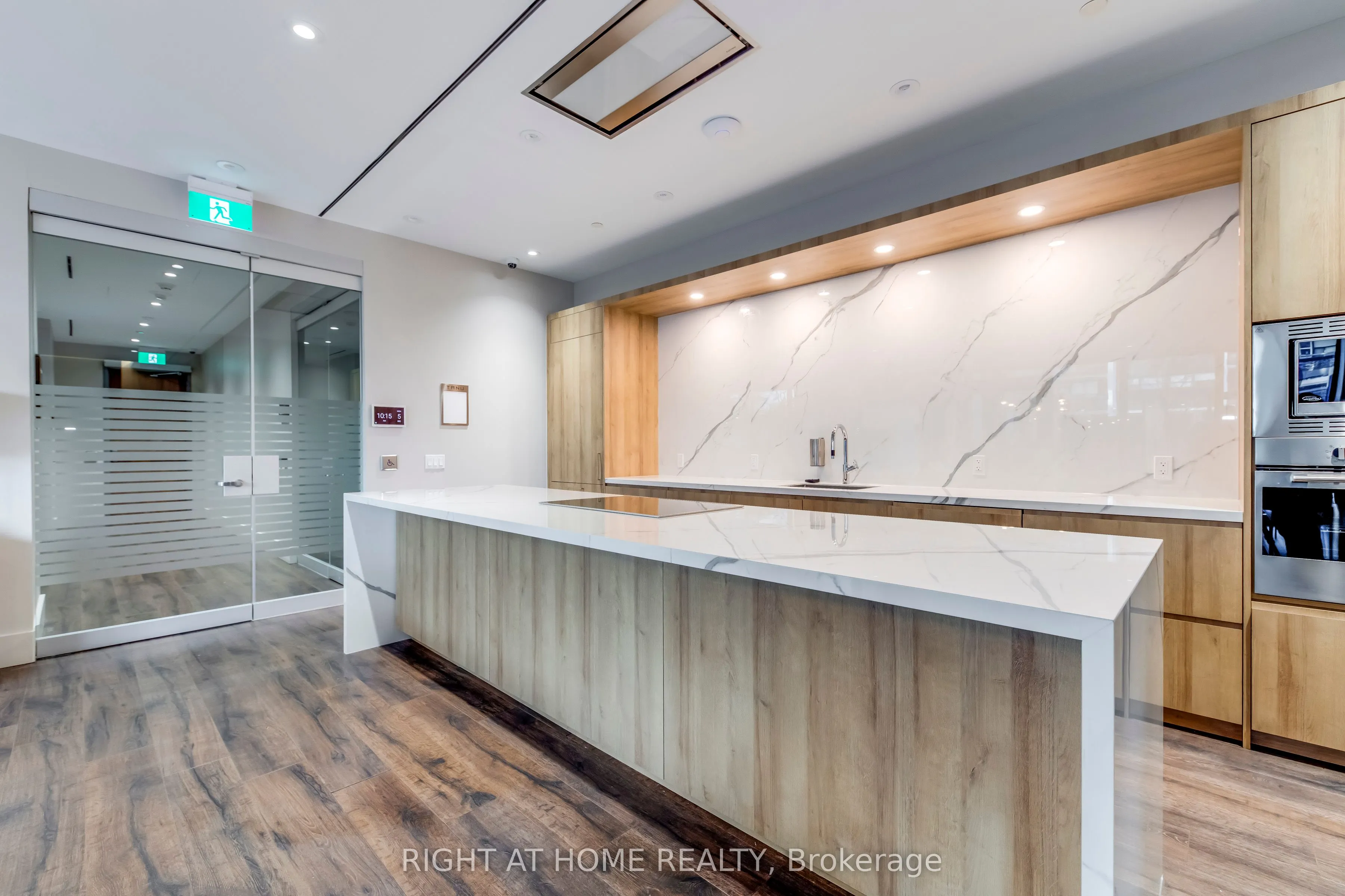 21 Park Street E, #620