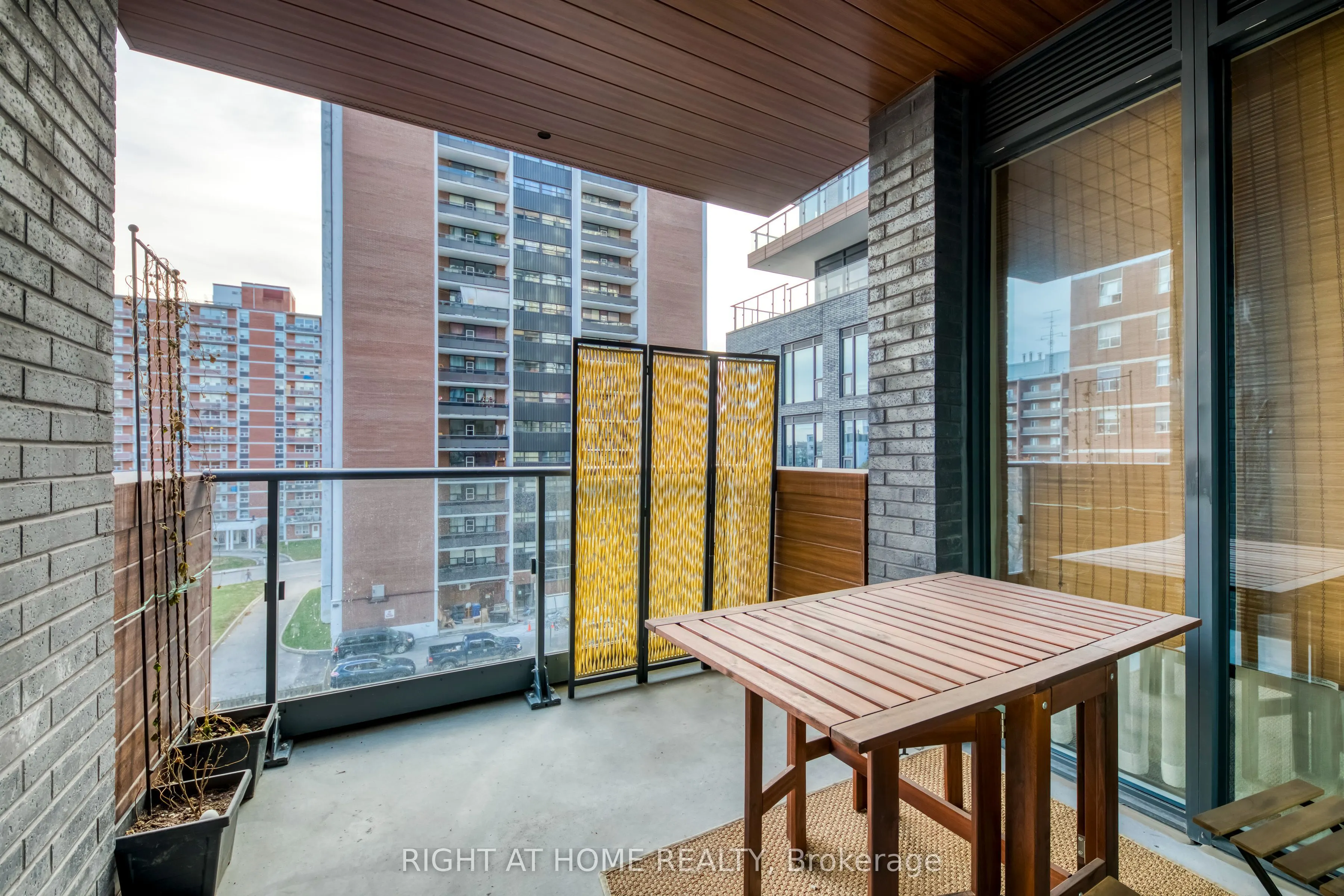 21 Park Street E, #620
