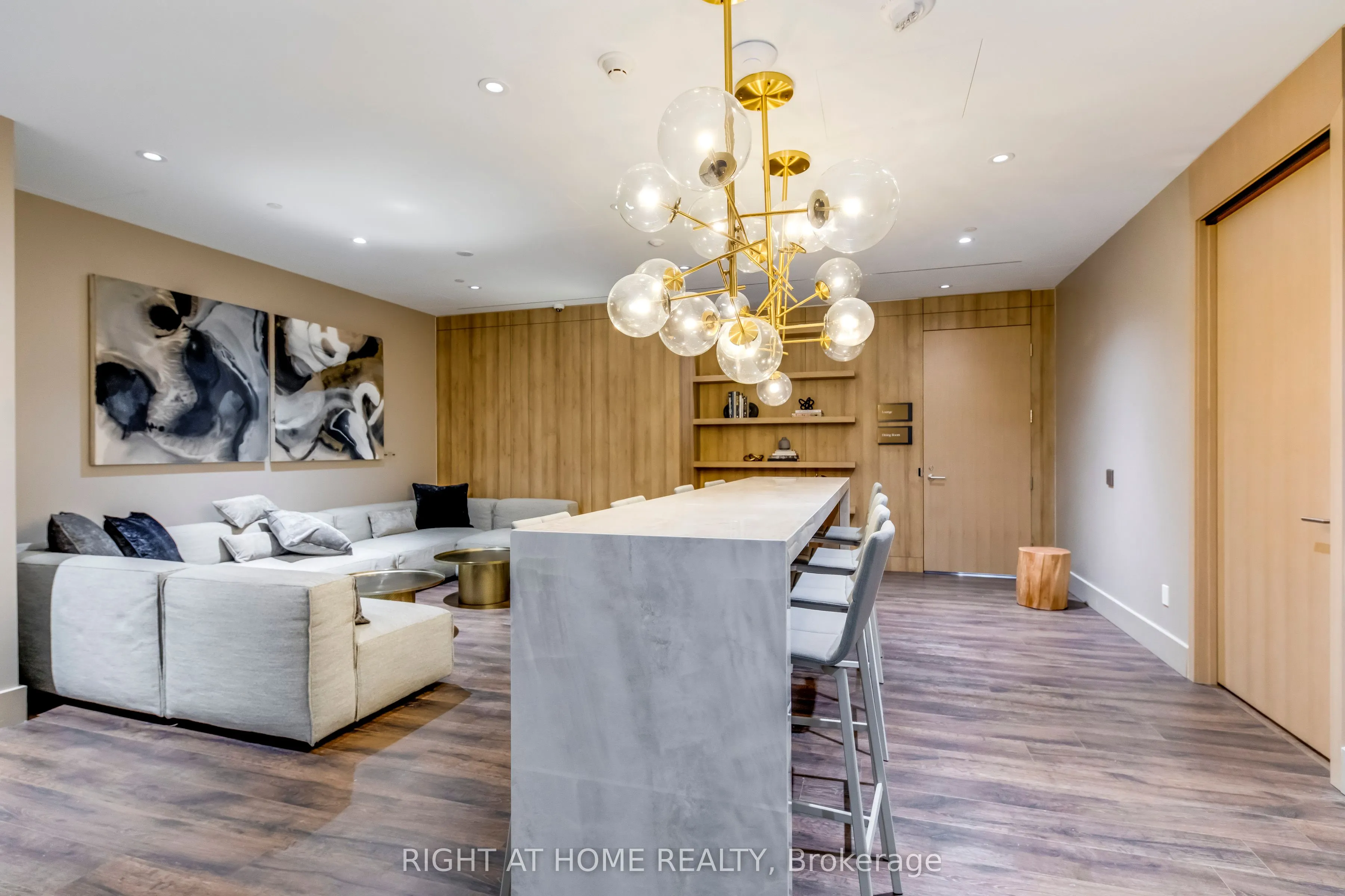 21 Park Street E, #620