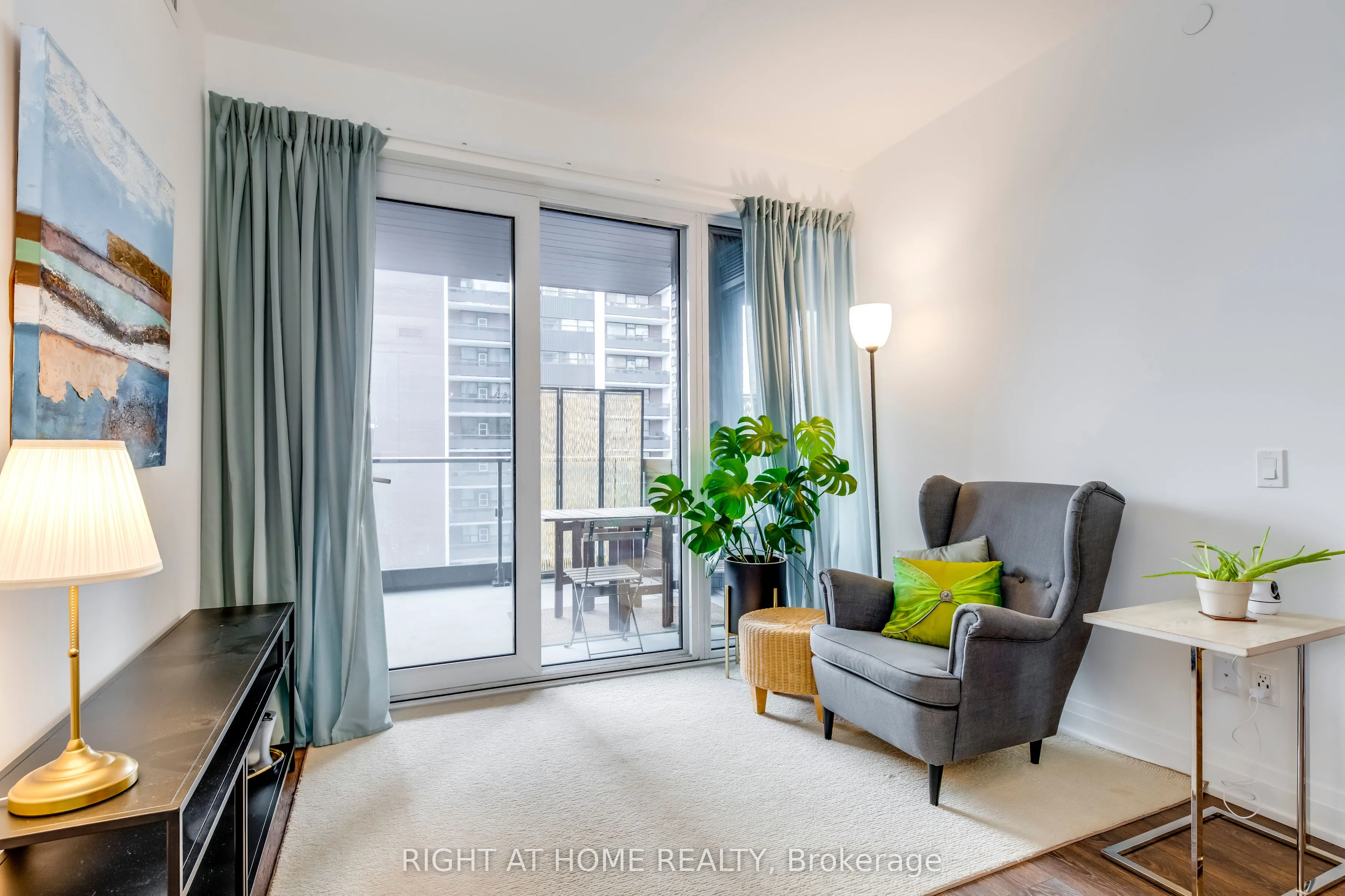 21 Park Street E, #620