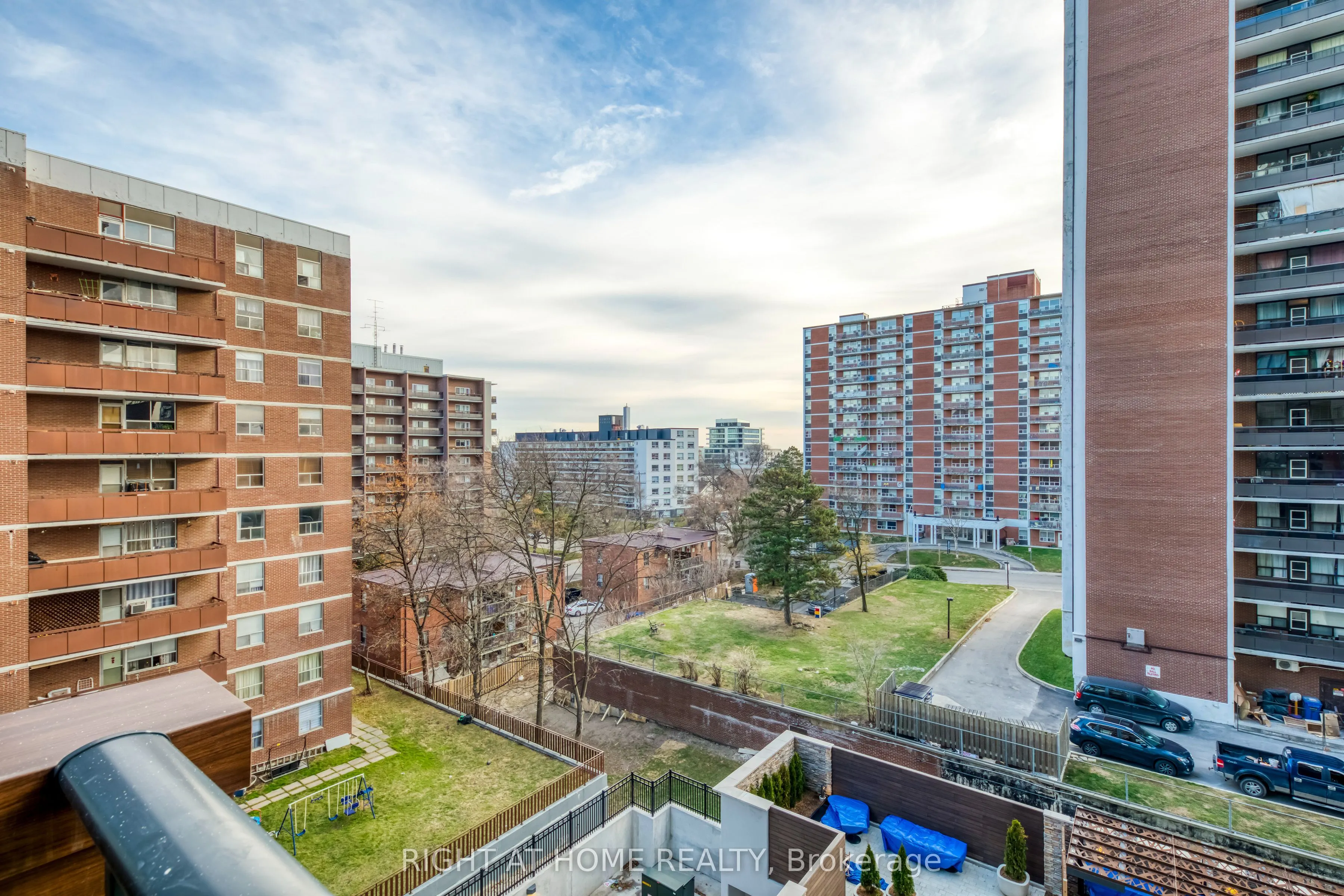 21 Park Street E, #620
