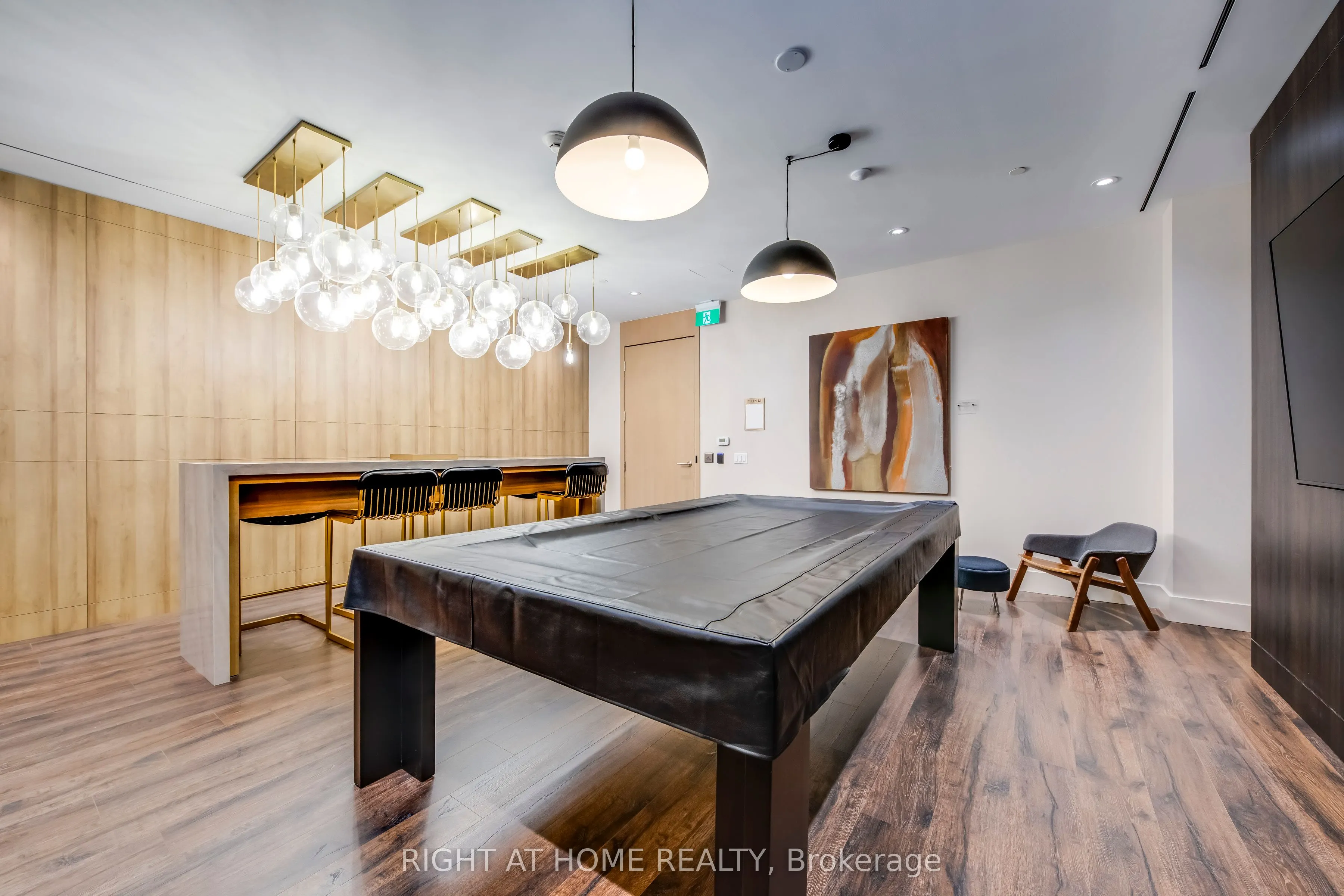 21 Park Street E, #620
