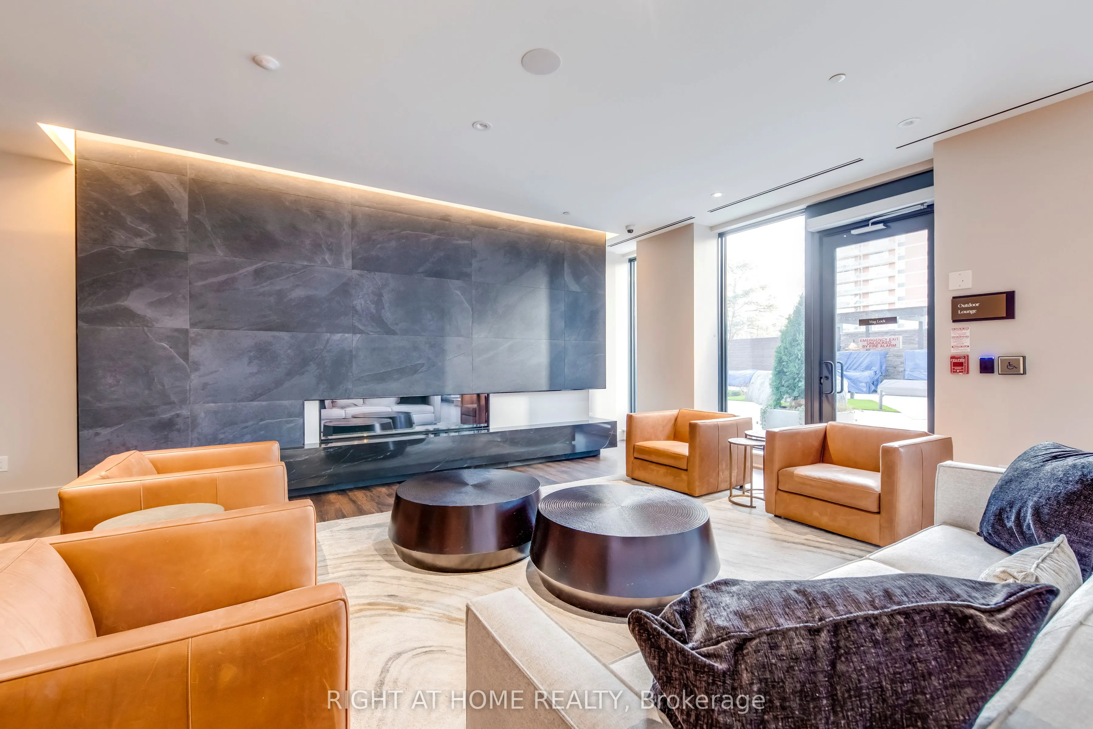 21 Park Street E, #620