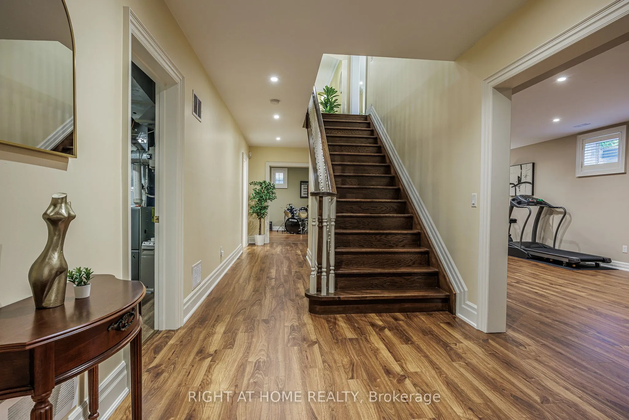 2 Fairway Road