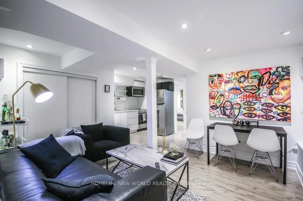 679 Gladstone Avenue, #Lower