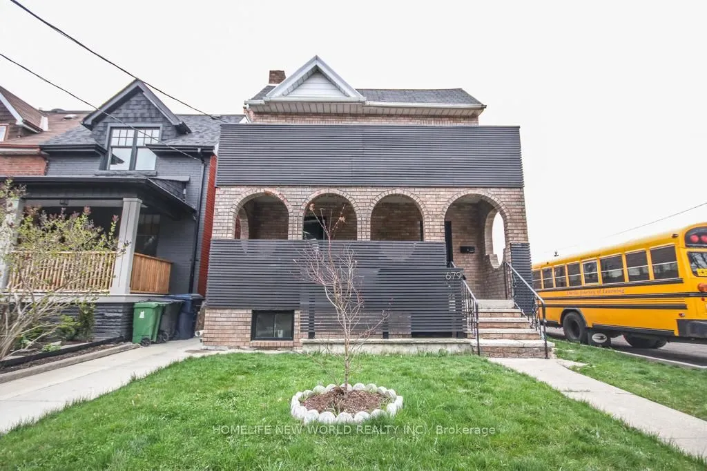 679 Gladstone Avenue, #Lower
