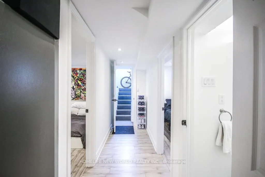 679 Gladstone Avenue, #Lower
