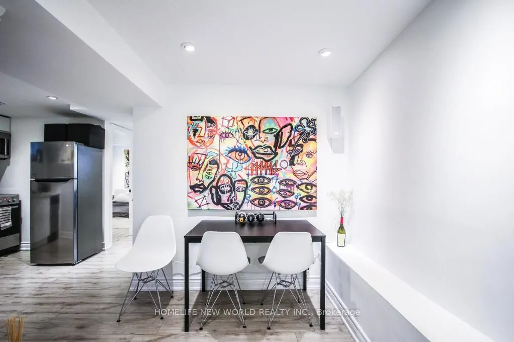 679 Gladstone Avenue, #Lower