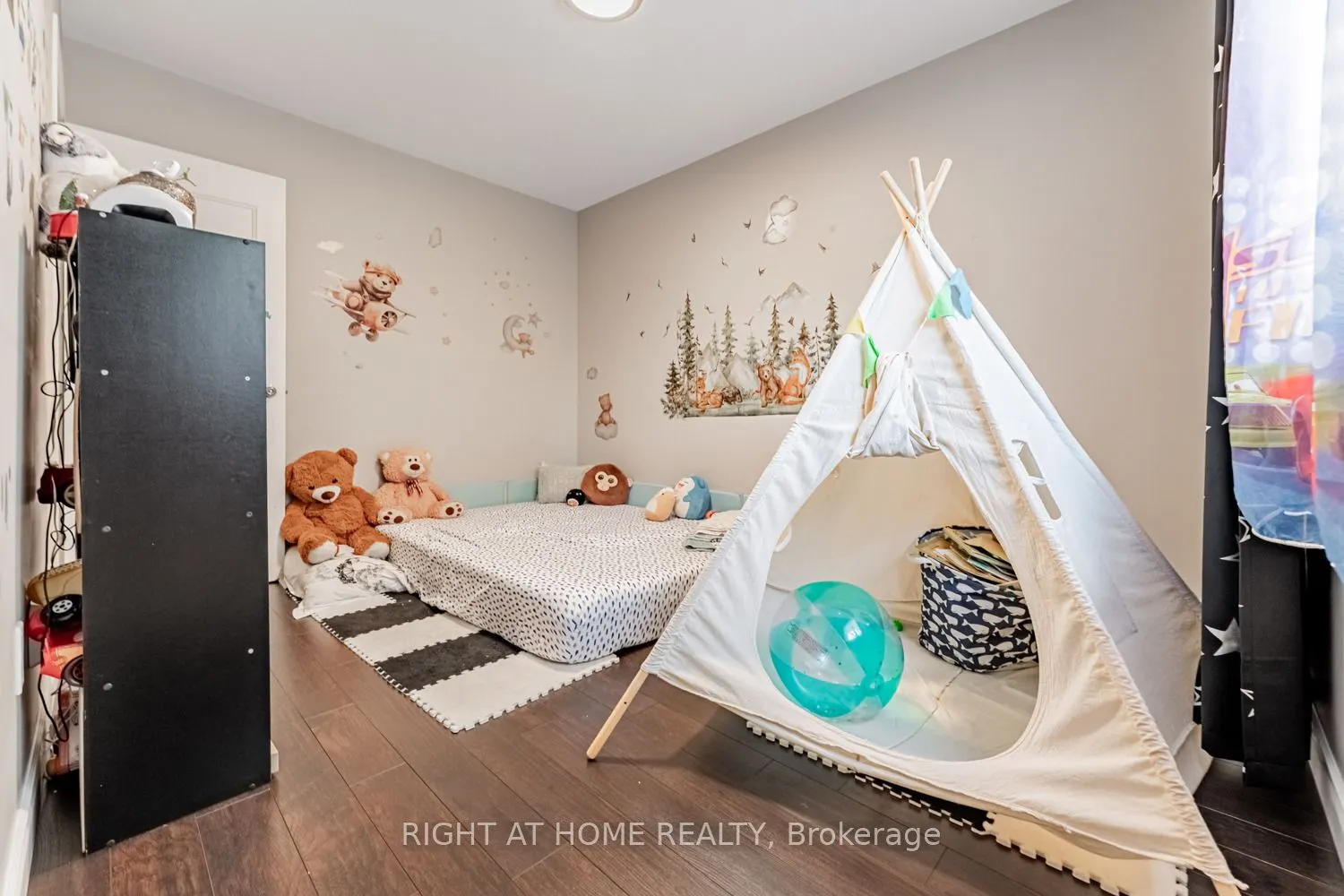 345 MEADOWS Boulevard W, #19