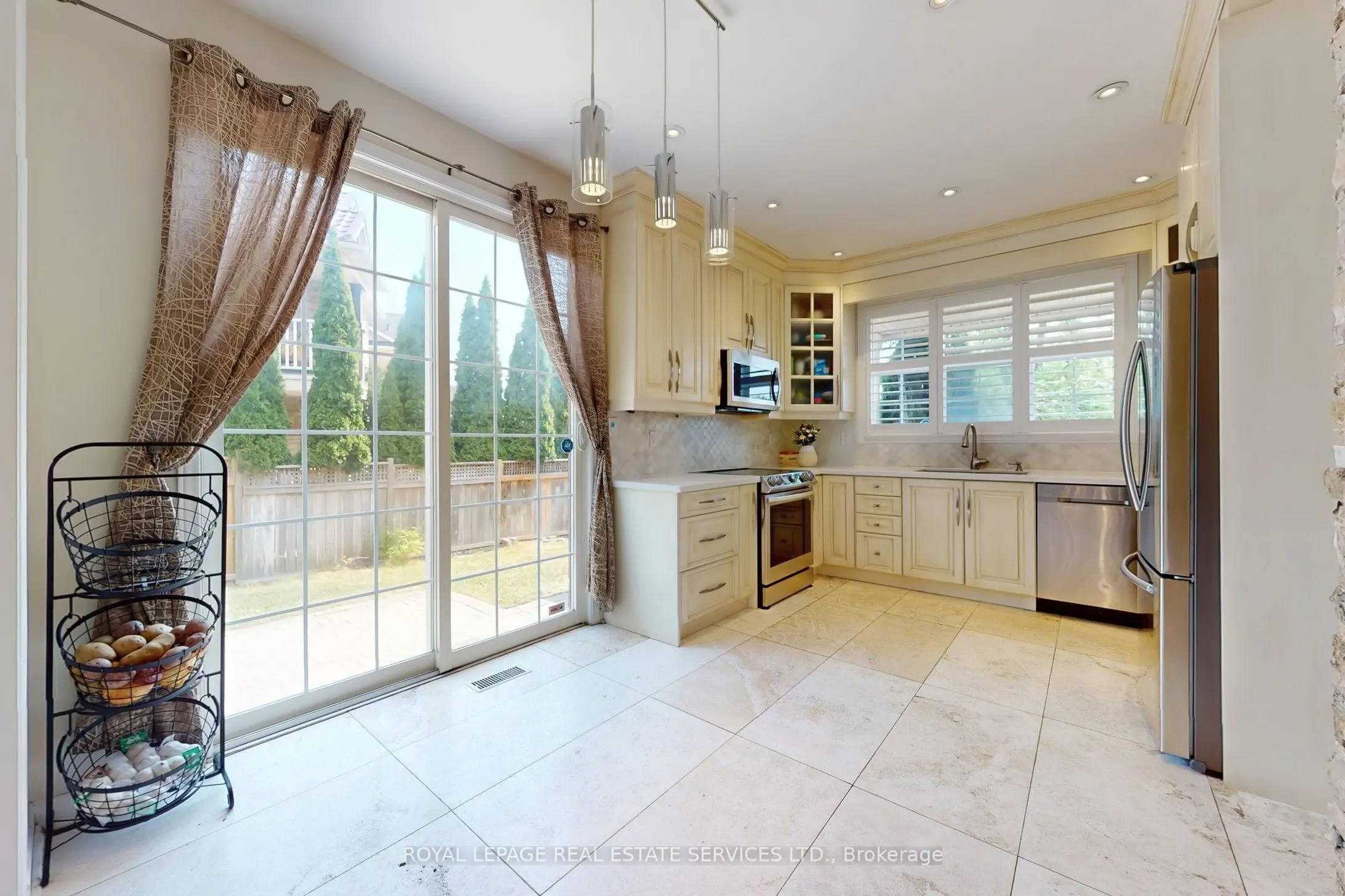3909 Mayla Drive