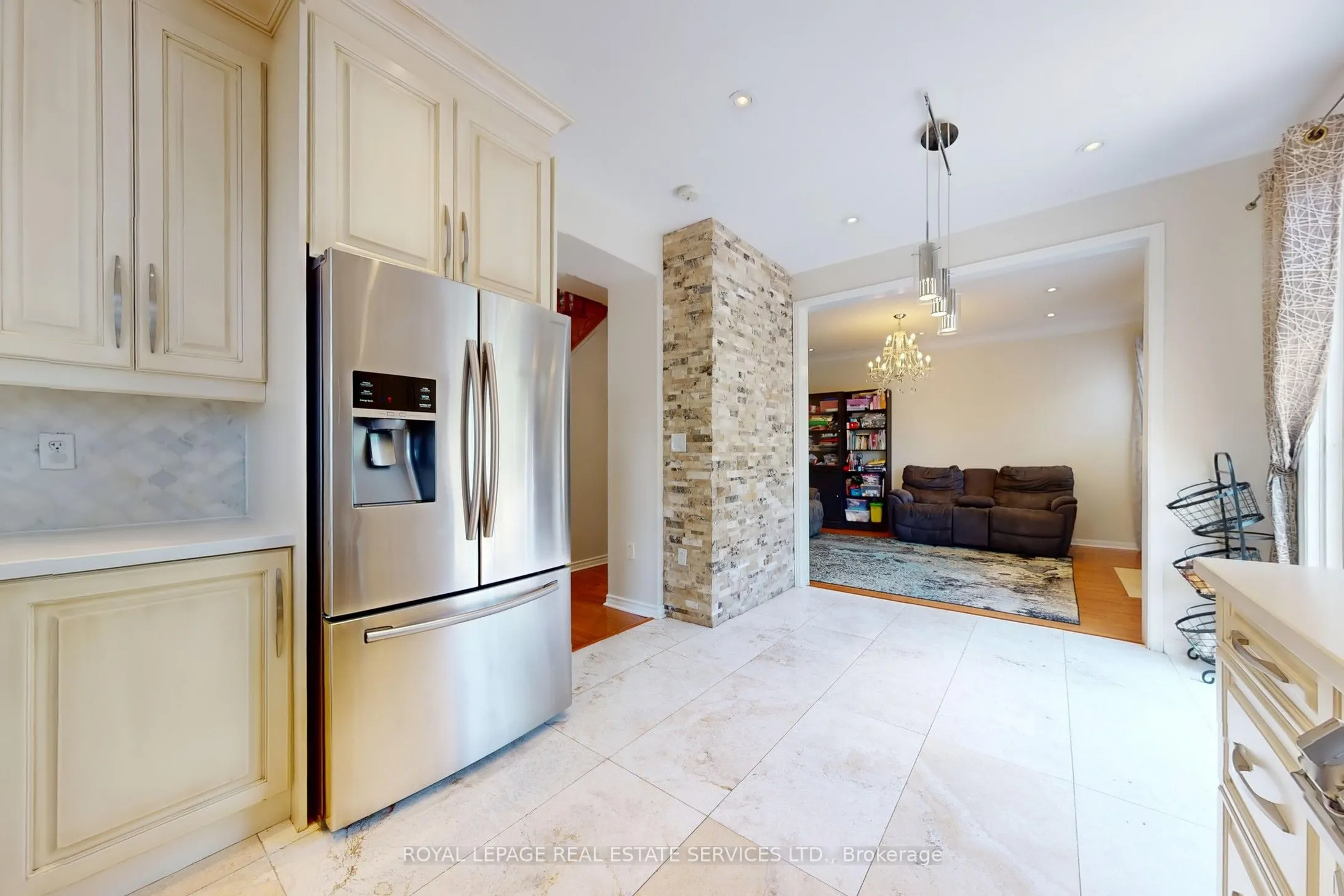 3909 Mayla Drive