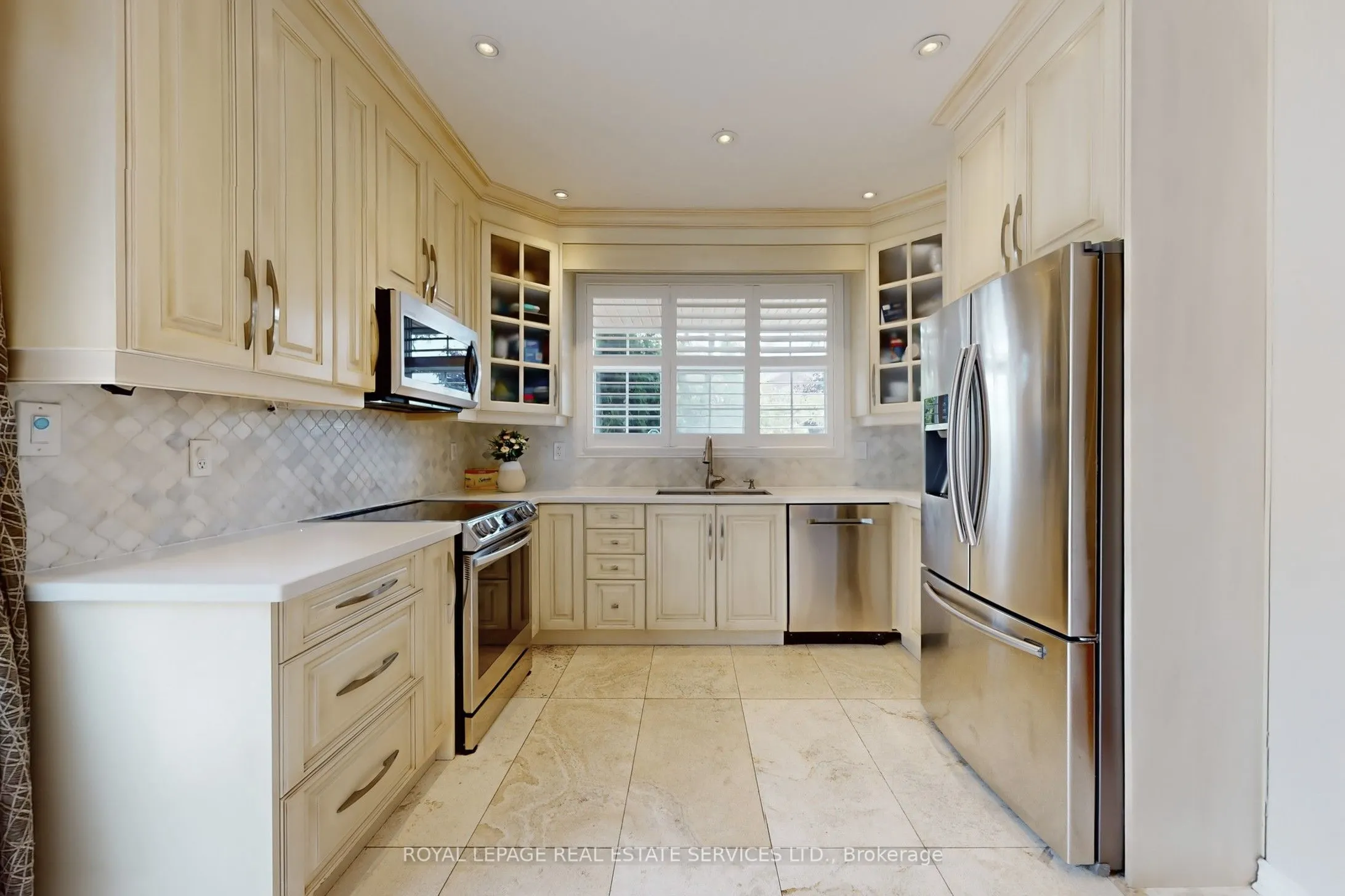 3909 Mayla Drive