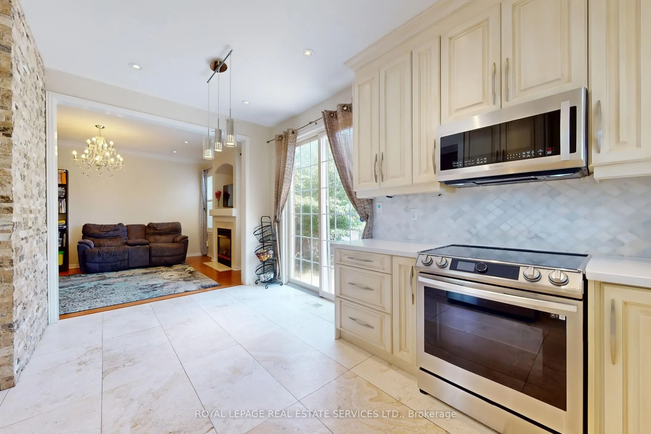 3909 Mayla Drive