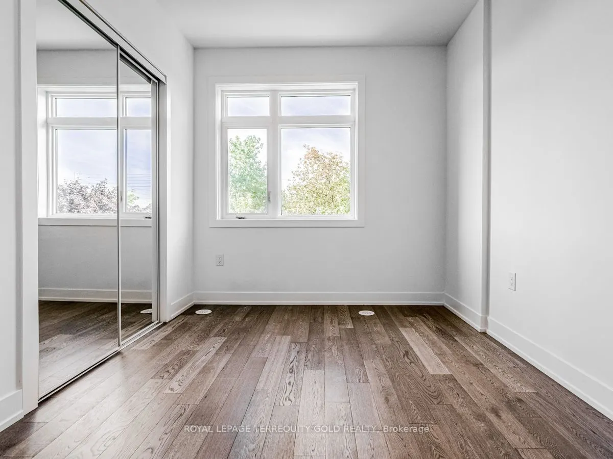 1085 Douglas McCurdy Common, #212