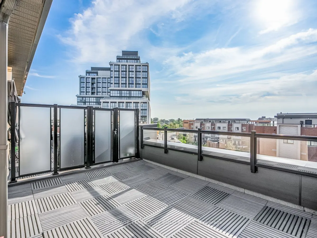 1085 Douglas McCurdy Common, #212