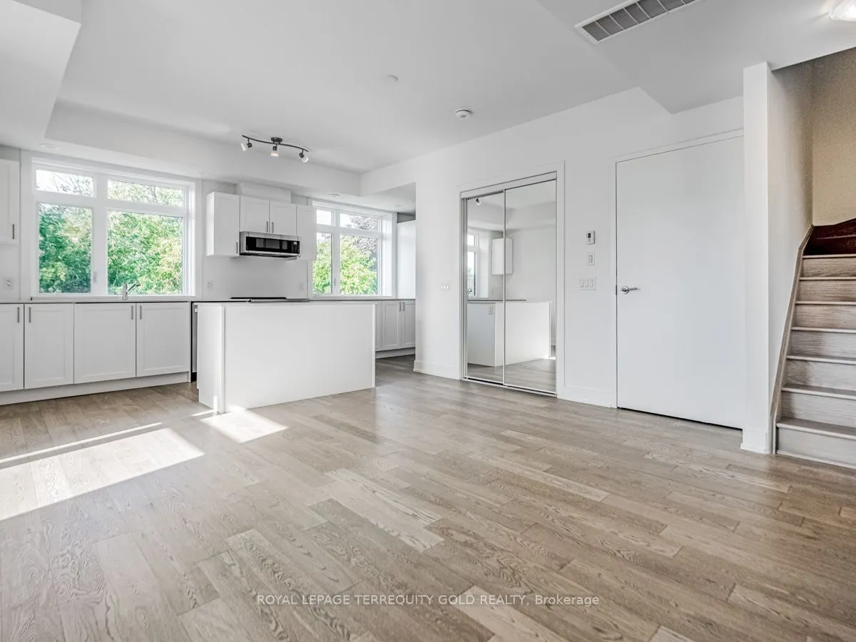 1085 Douglas McCurdy Common, #212